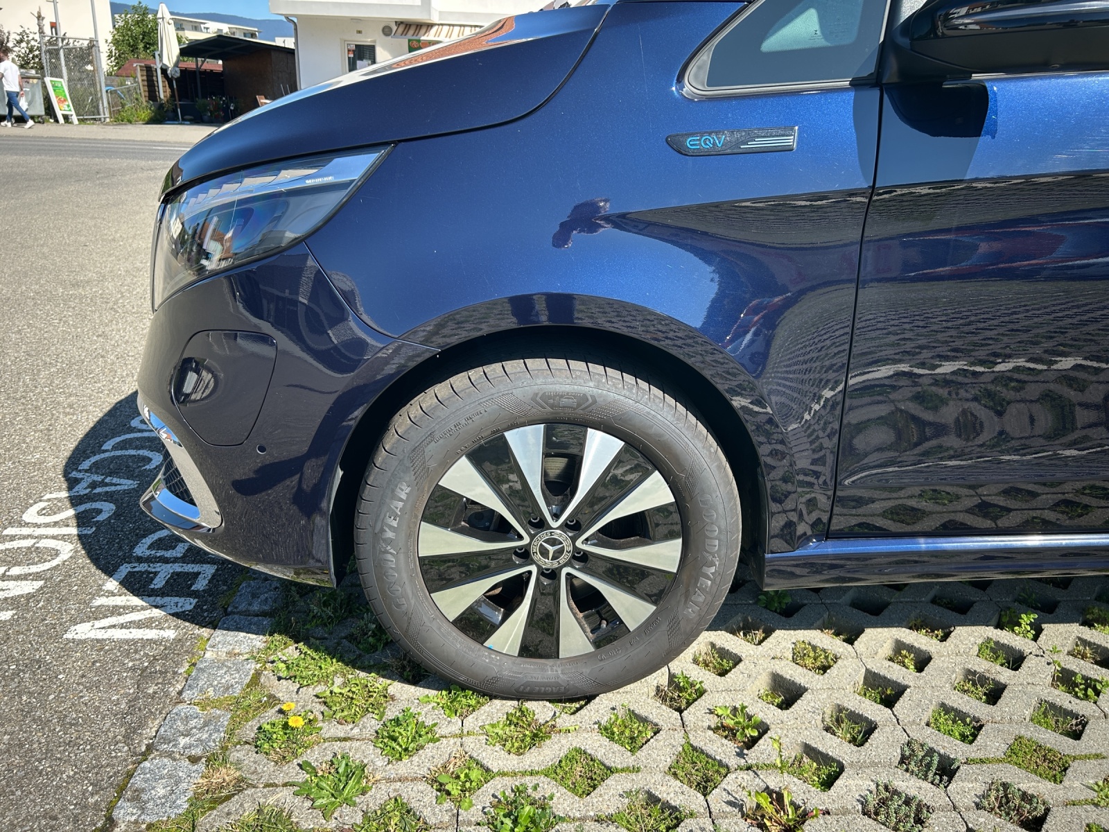 MERCEDES-BENZ EQV 300 lang - 13