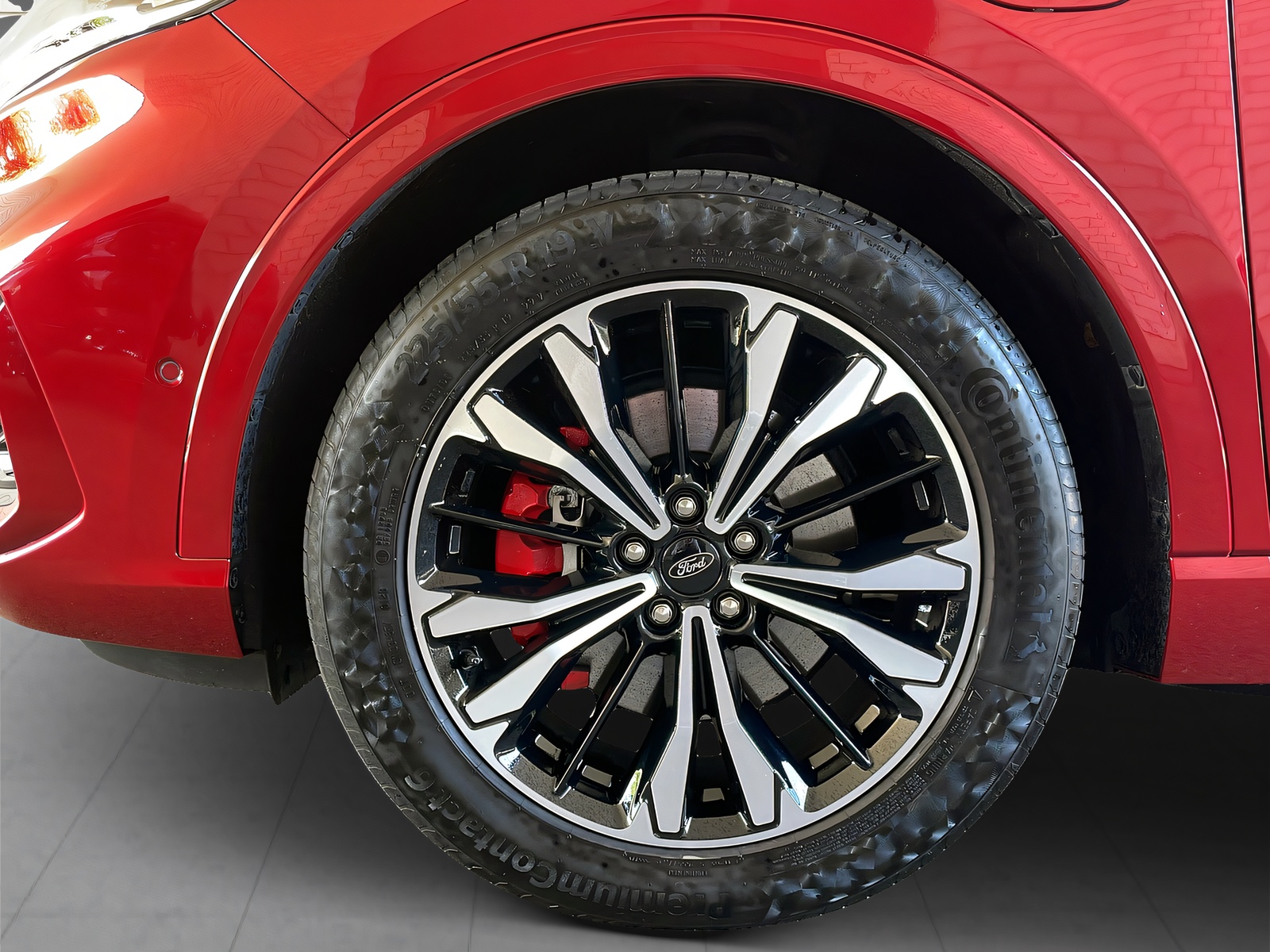 FORD Kuga 2.5 Plug-in Hybrid ST-Line X - 16