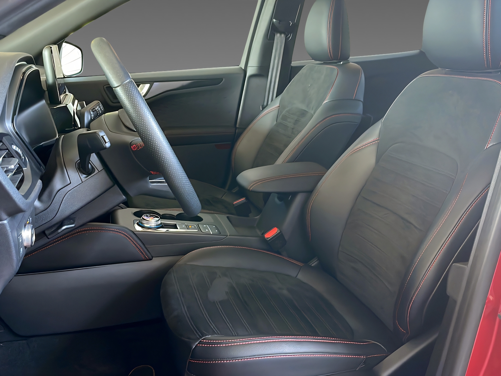 FORD Kuga 2.5 Plug-in Hybrid ST-Line X - 6