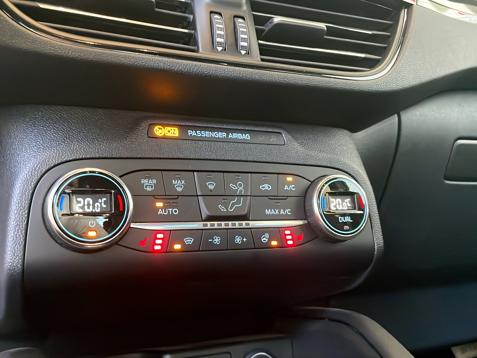 FORD Kuga 2.5 Plug-in Hybrid ST-Line X - 9