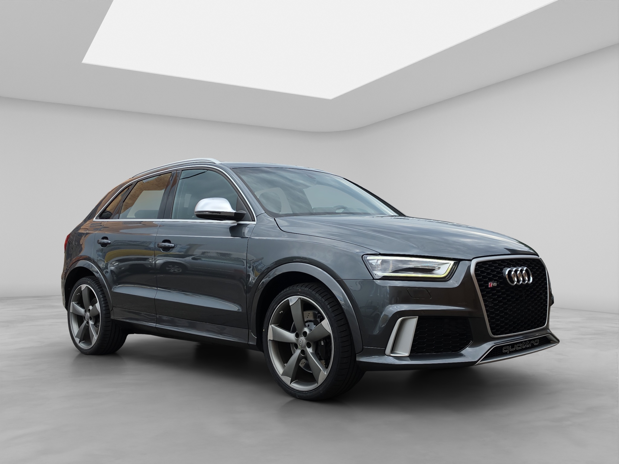 AUDI RS Q3 8