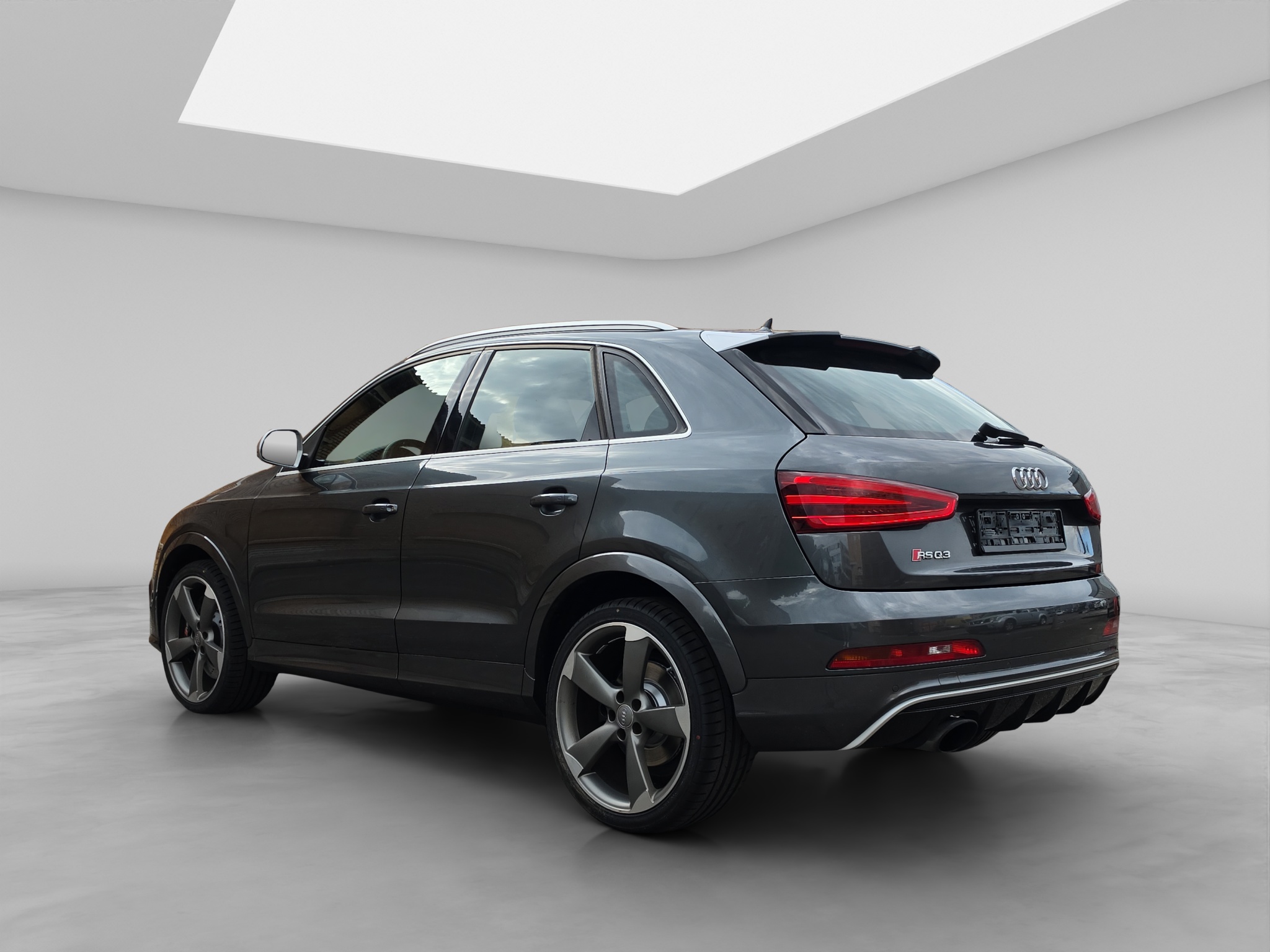 AUDI RS Q3 4
