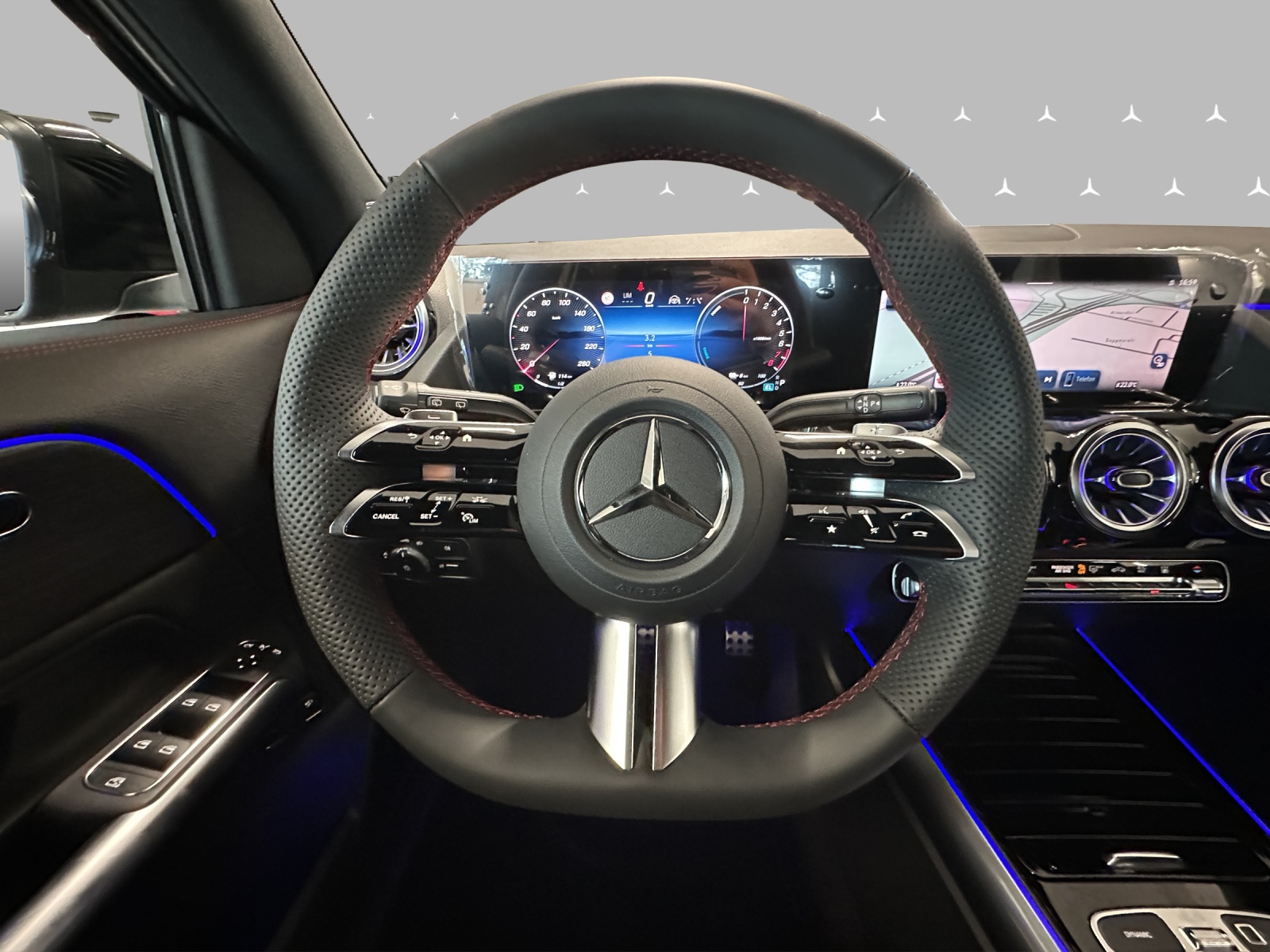 MERCEDES-BENZ GLA 250 e 8G-DCT "EQ Star" - 12