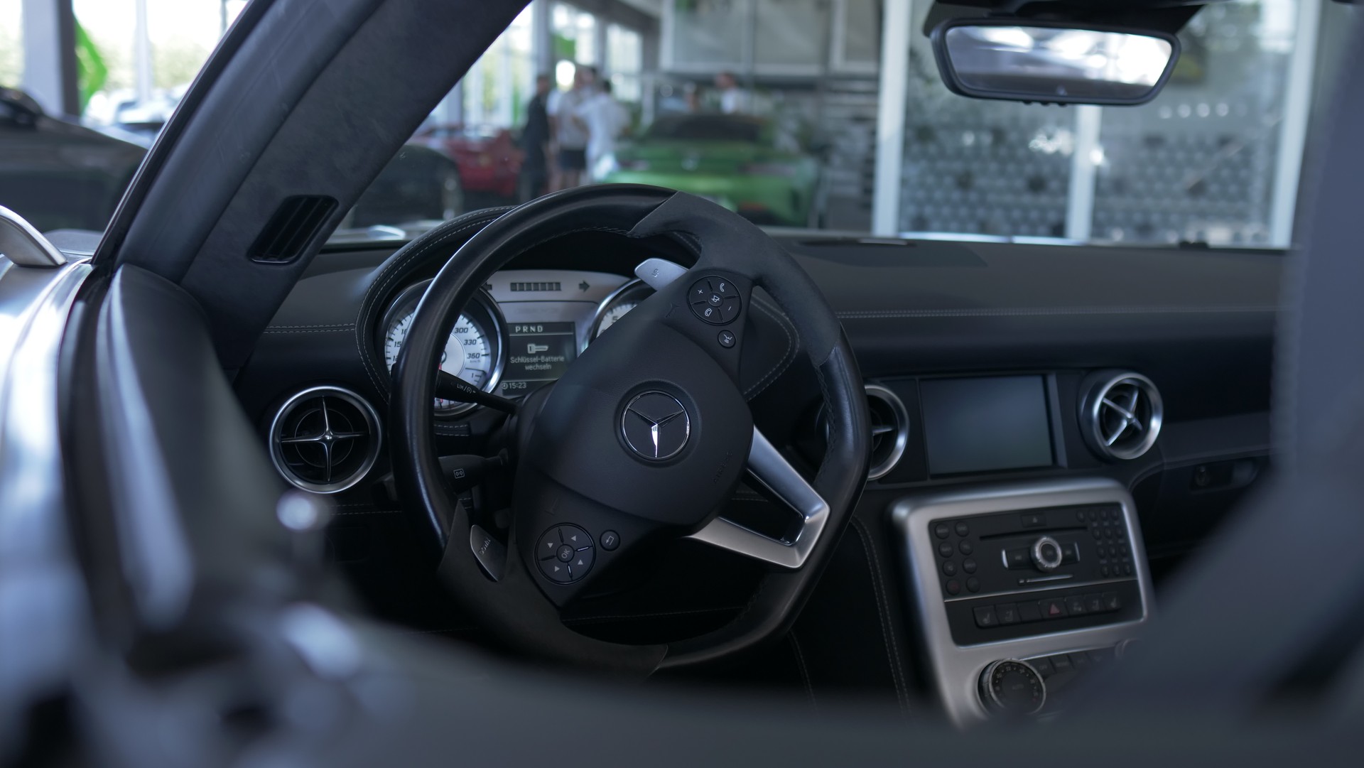 MERCEDES-BENZ SLS 63 AMG Speedshift - 13