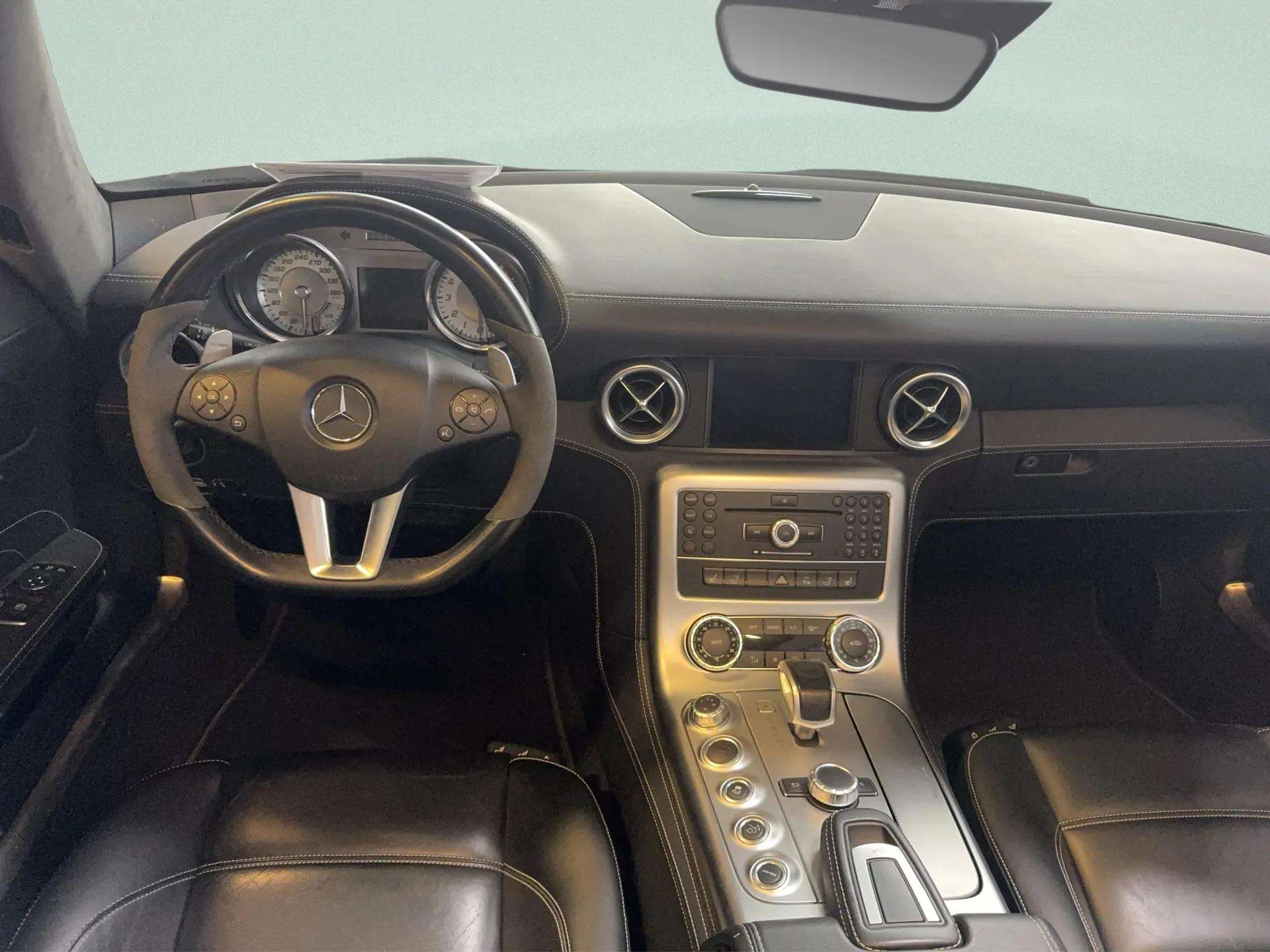 MERCEDES-BENZ SLS 63 AMG Speedshift - 12