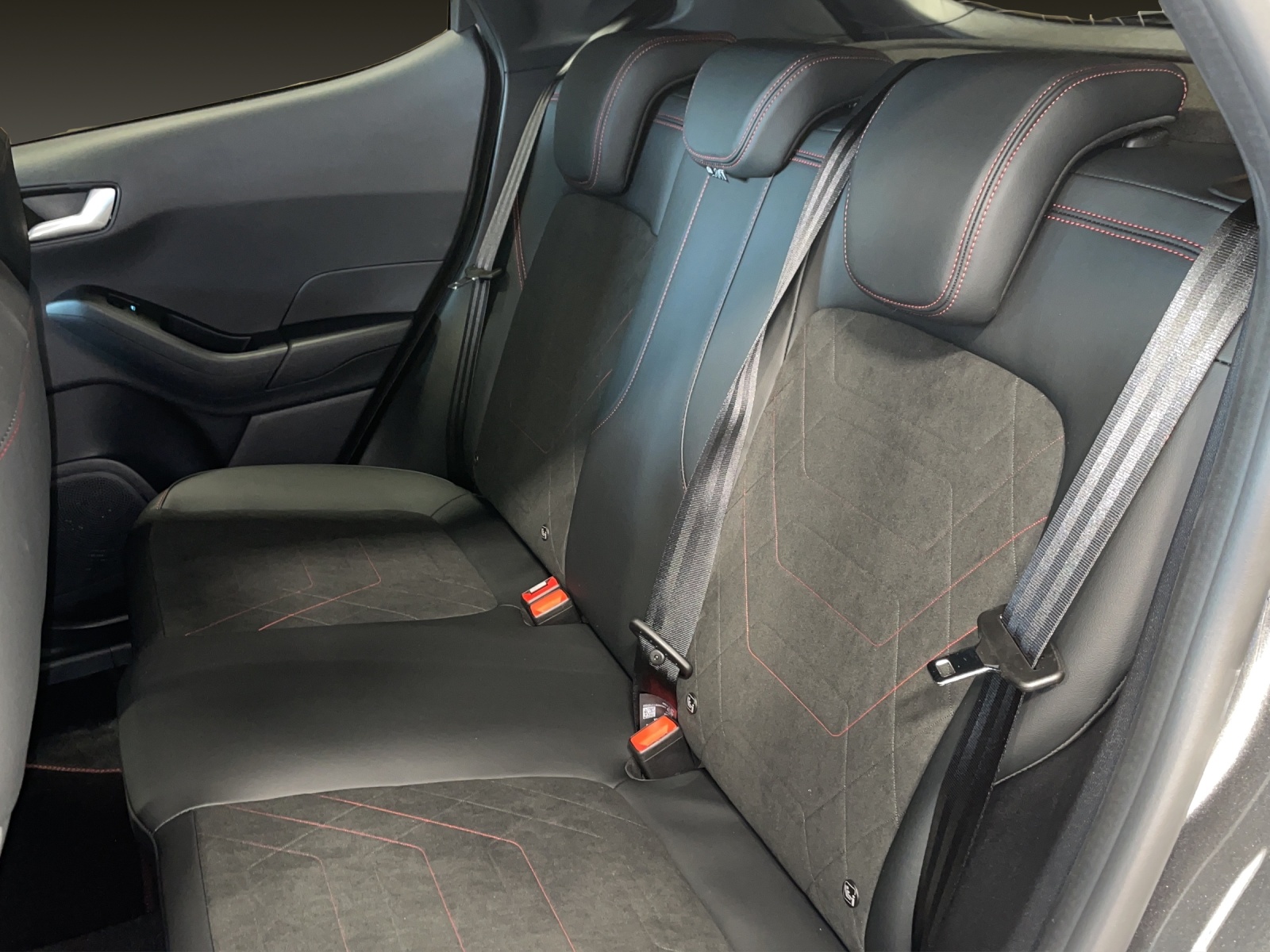 FORD Fiesta 1.0 EcoB Hybrid ST-Line X - 12