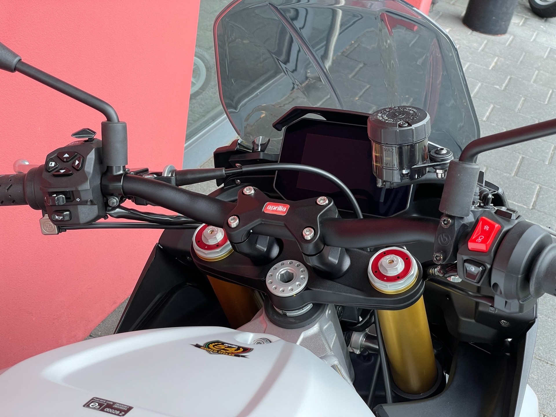 APRILIA Tuono V4 1100 - 10