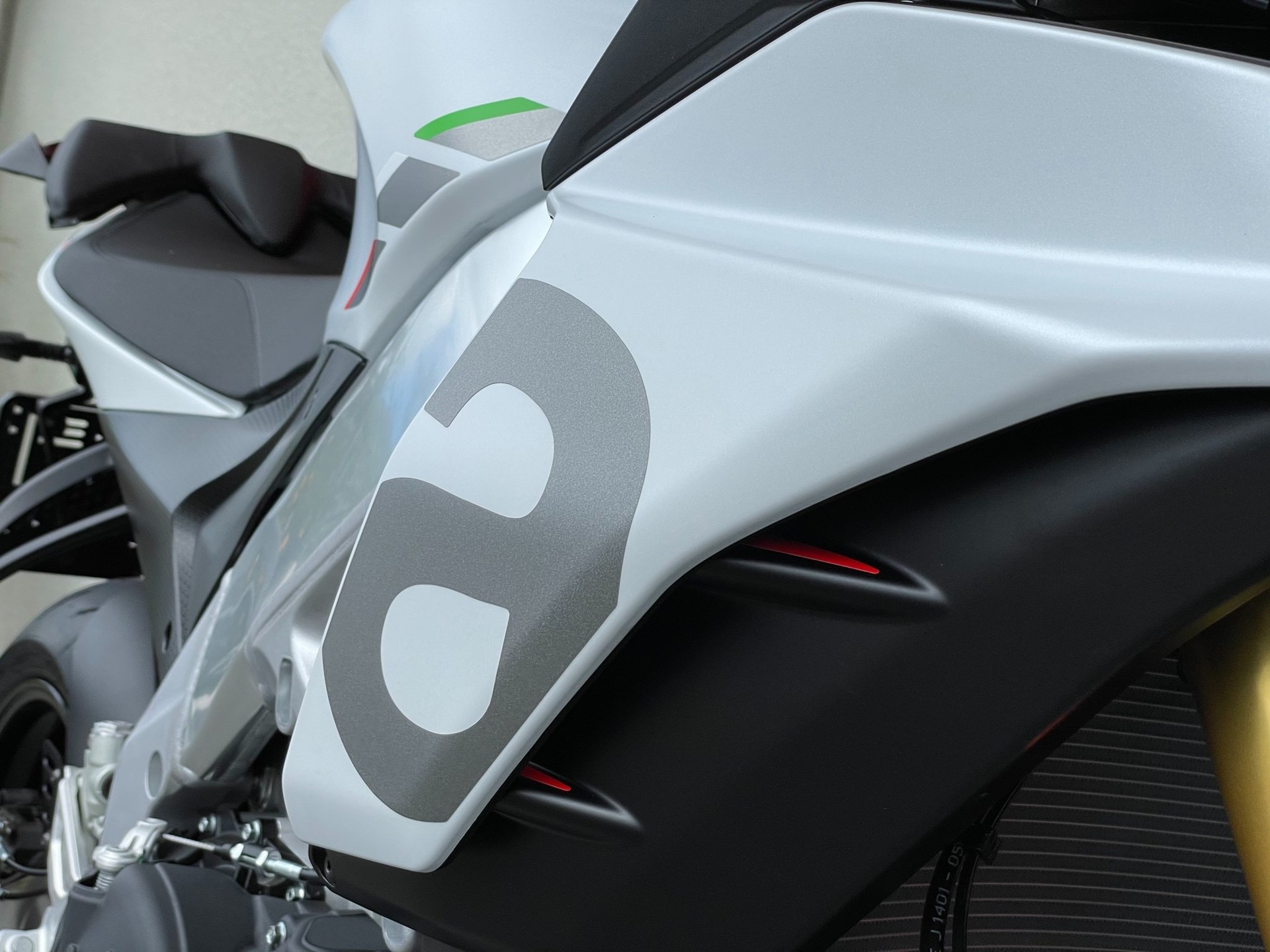 APRILIA Tuono V4 1100 - 9
