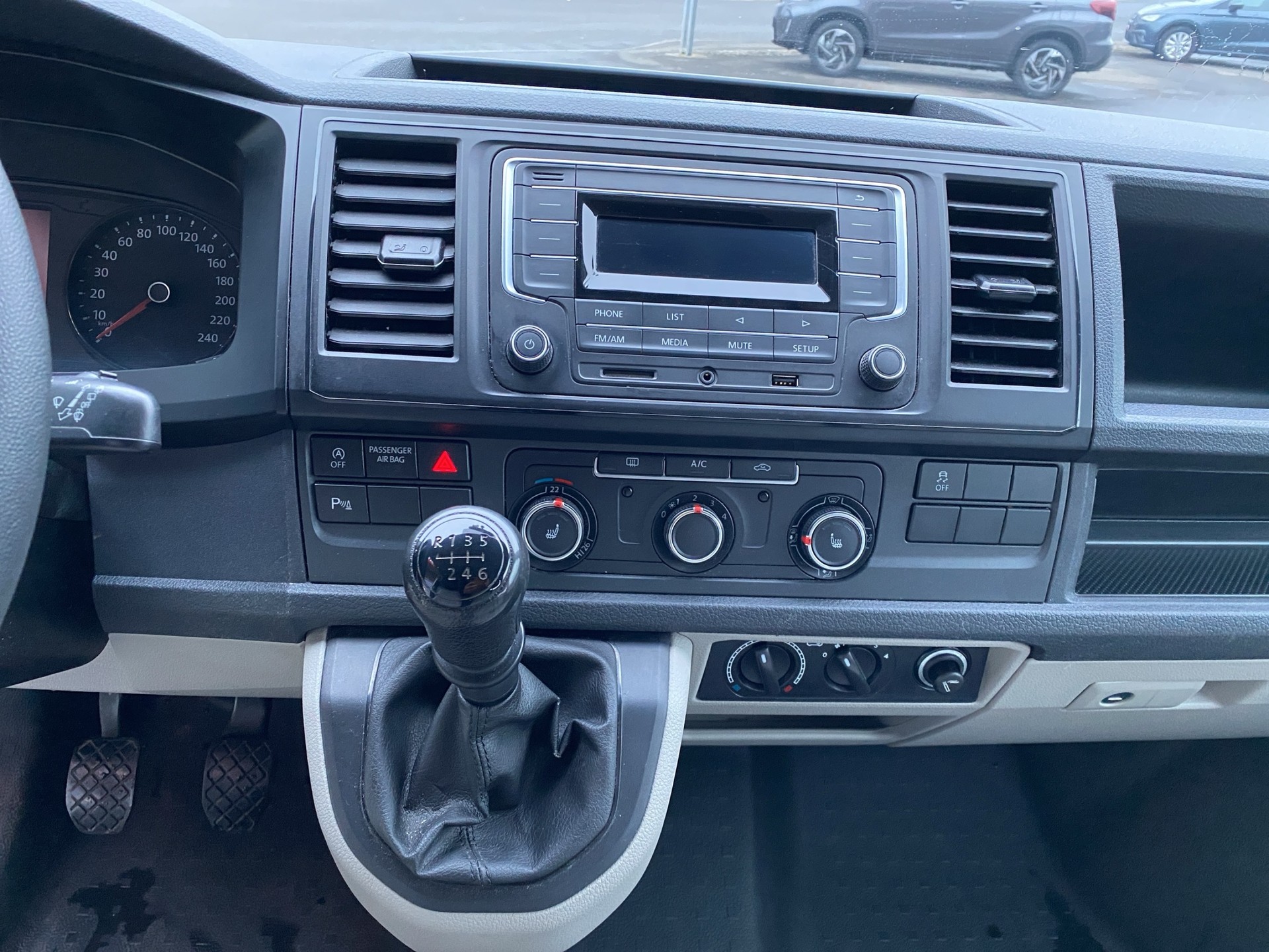 VW T6 Caravelle 2.0 TDI Comfortline 4Motion 9 Plätze - 10