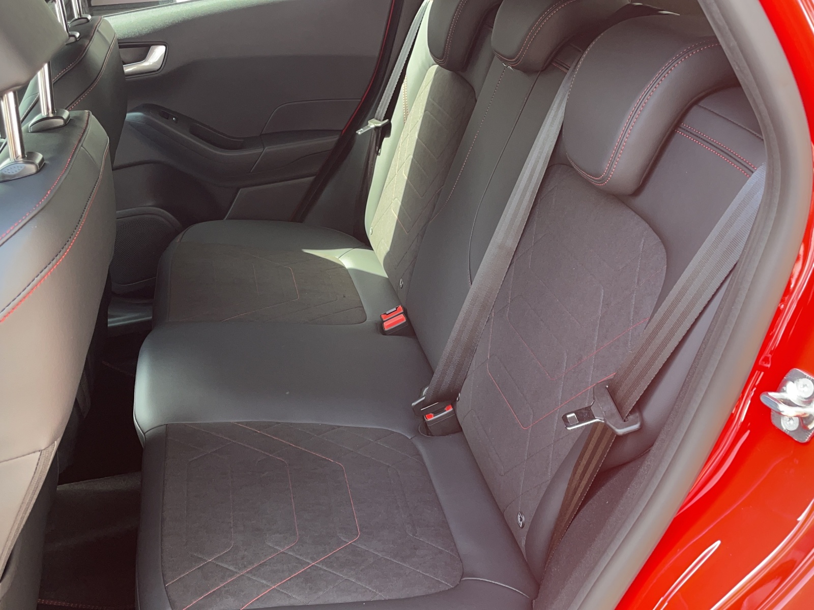 FORD Fiesta 1.0 EcoB Hybrid ST-Line X - 12