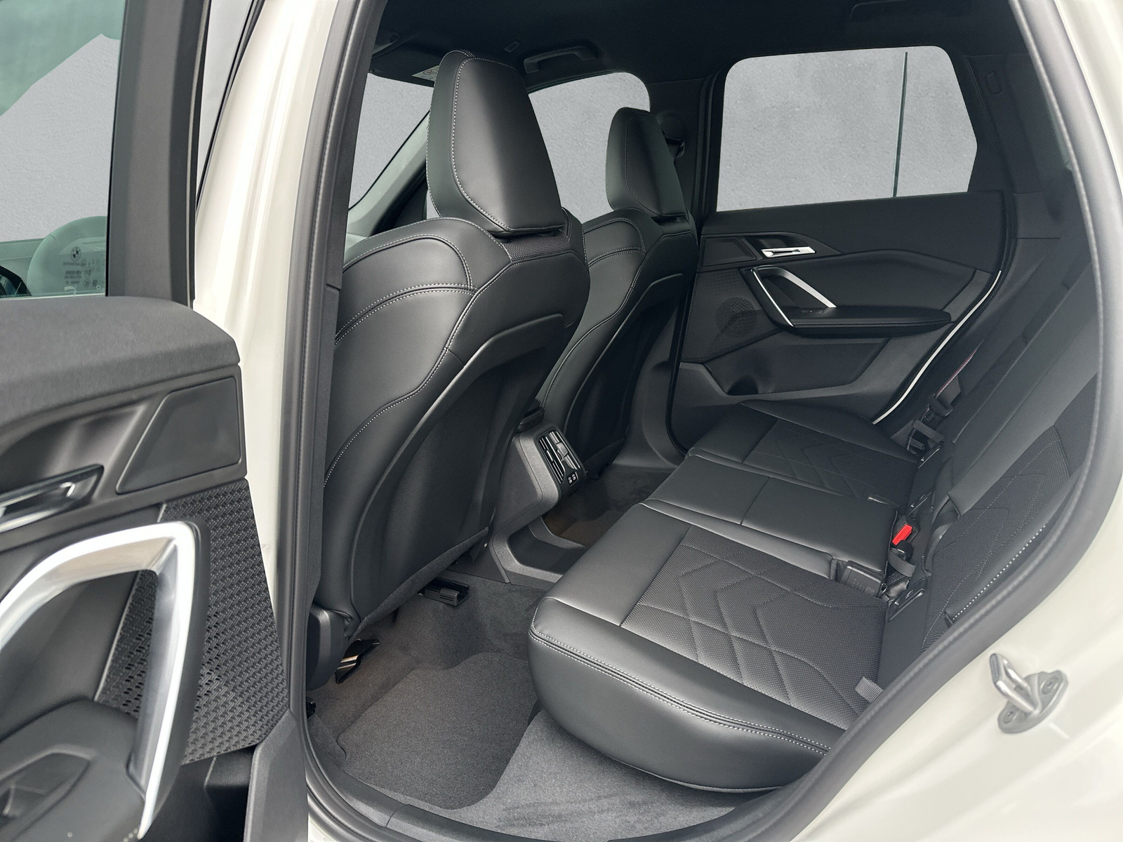 BMW X1 xDrive 23i 48V M Sport Pro **Action de leasing à 1.9%** - 12