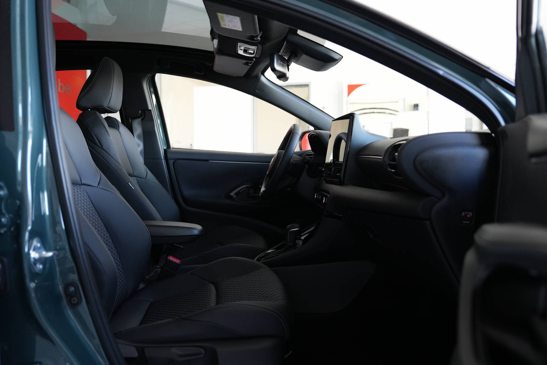 TOYOTA Yaris 1.5 VVT-i HSD Premium - 7