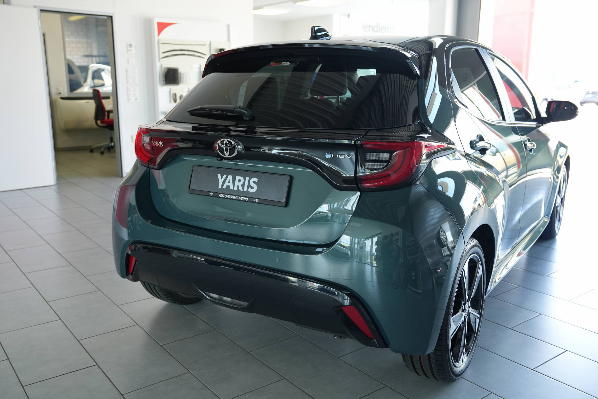 TOYOTA Yaris 1.5 VVT-i HSD Premium - 5