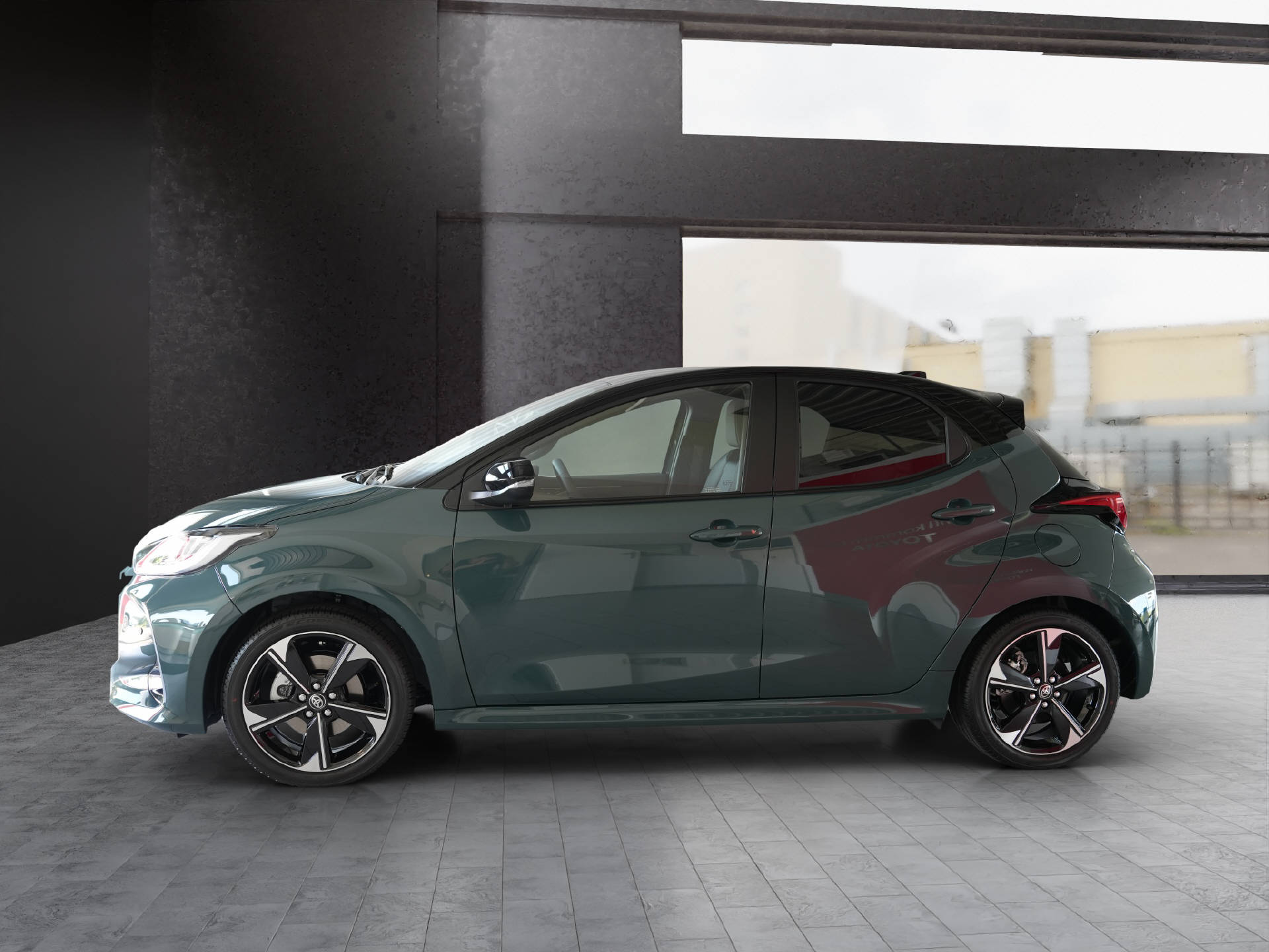 TOYOTA Yaris 1.5 VVT-i HSD Premium - 4