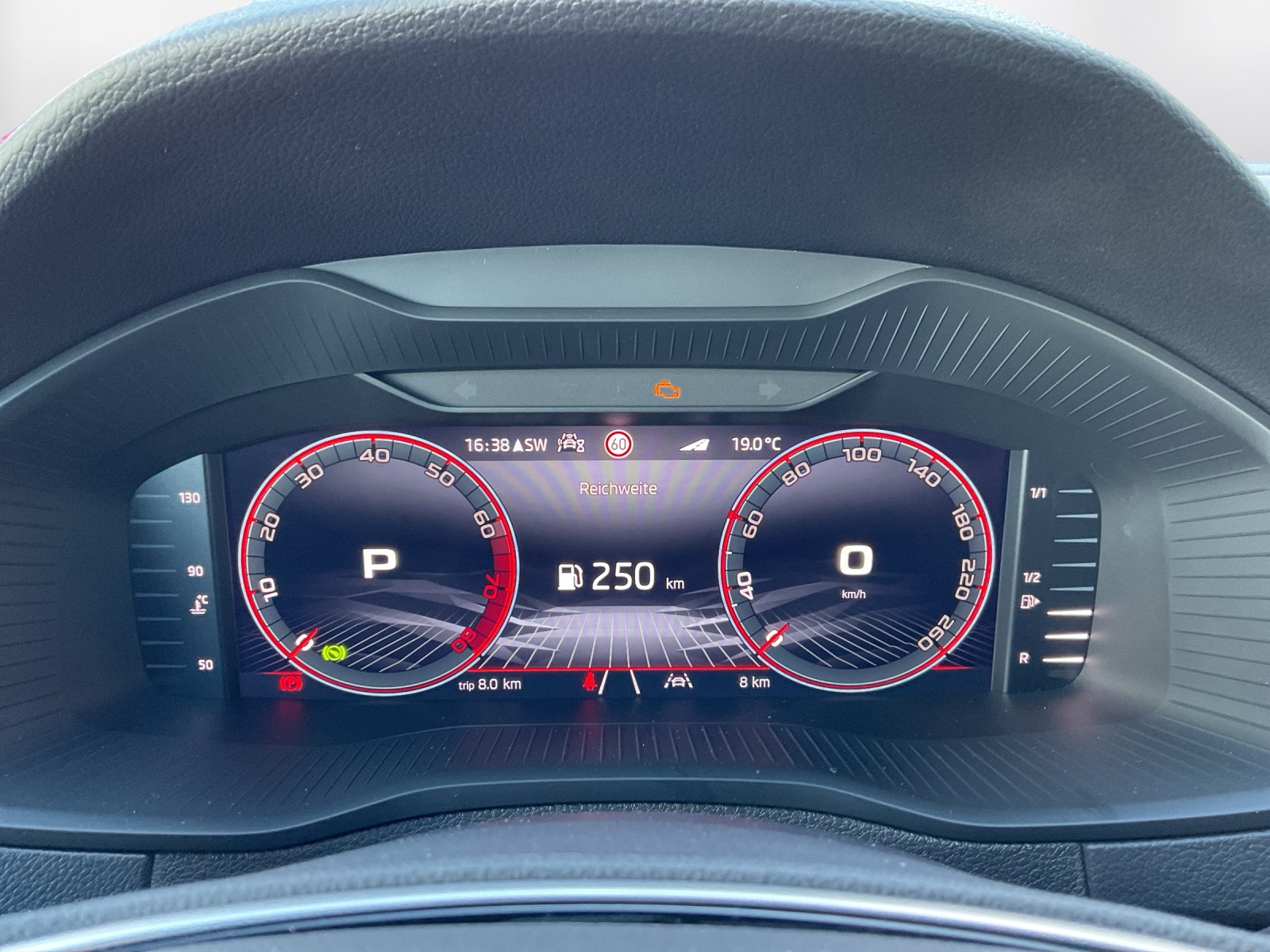 SKODA Karoq 1.5 TSI SportLine DSG - 8