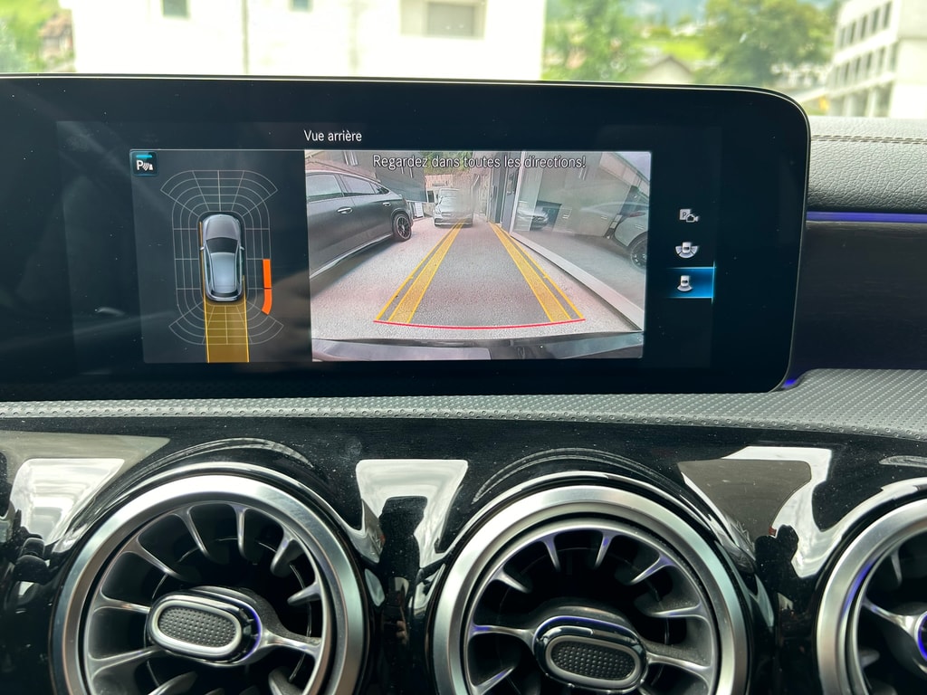 MERCEDES-BENZ A 35 AMG 4Matic Speedshift - 11