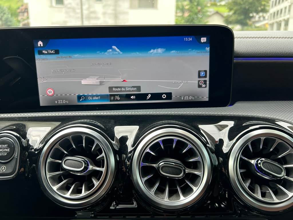 MERCEDES-BENZ A 35 AMG 4Matic Speedshift - 10