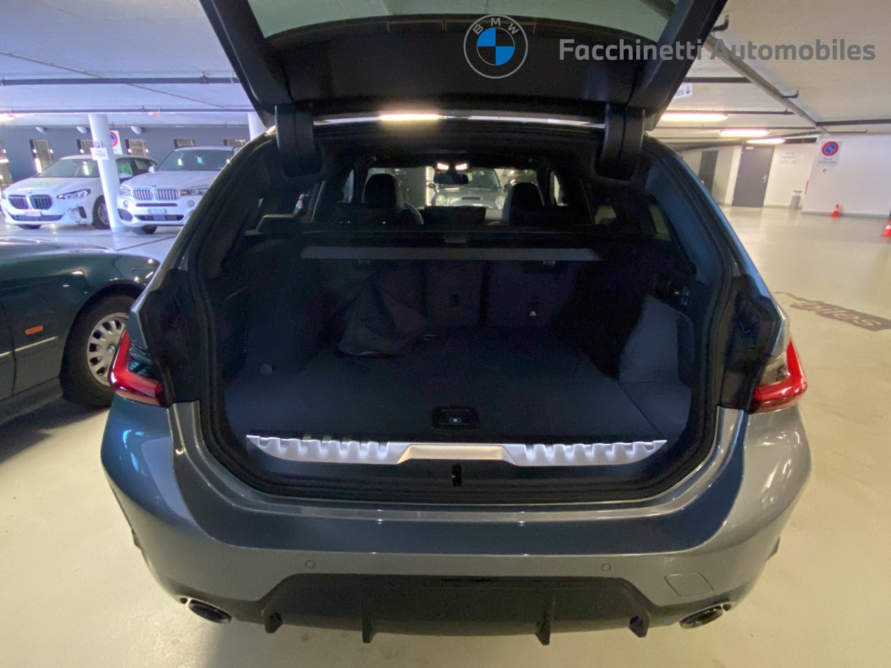 BMW 330e x DriveTouring Steptronic M Sport Pro - 12