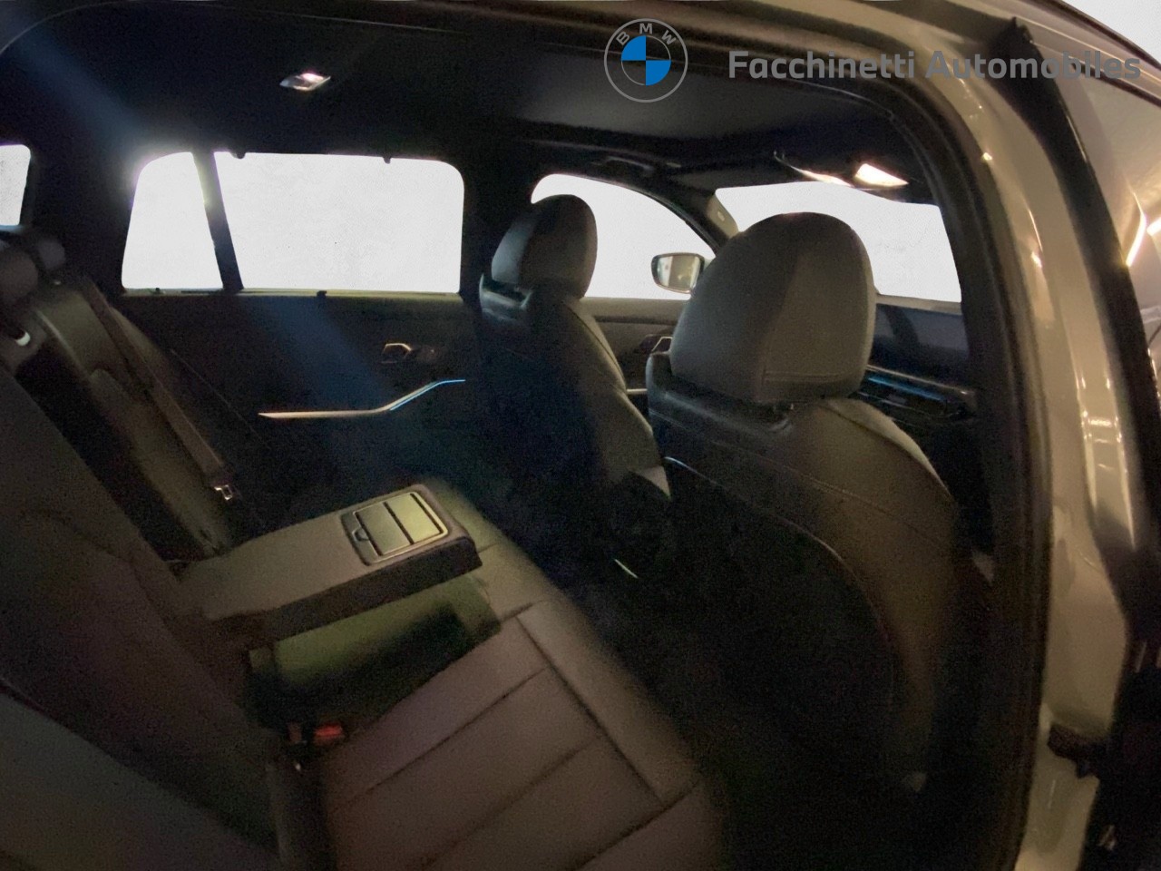 BMW 330e x DriveTouring Steptronic M Sport Pro - 11