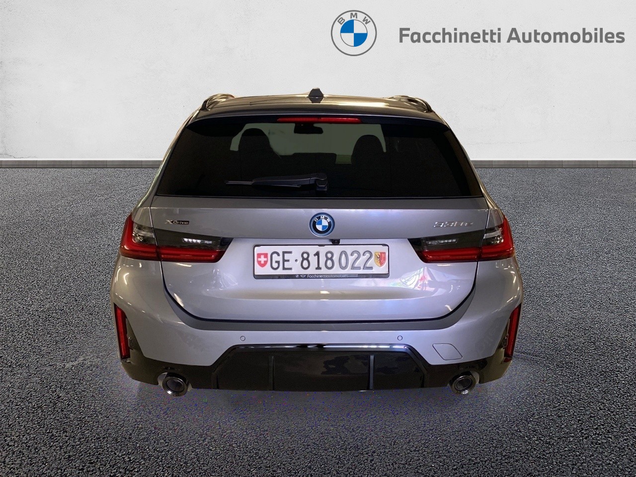 BMW 330e x DriveTouring Steptronic M Sport Pro - 4