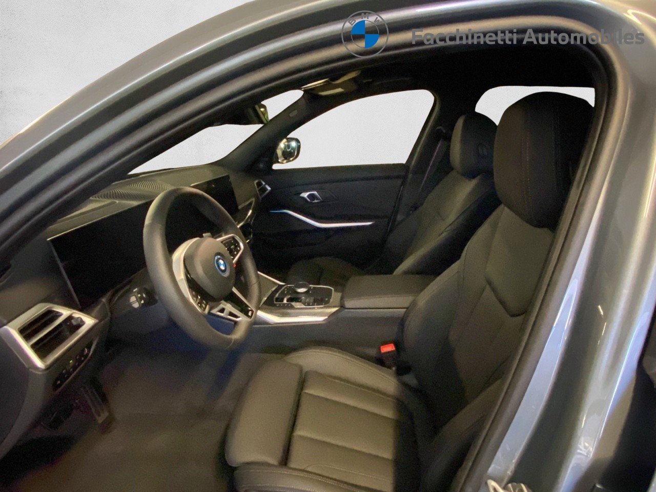 BMW 330e x DriveTouring Steptronic M Sport Pro - 10