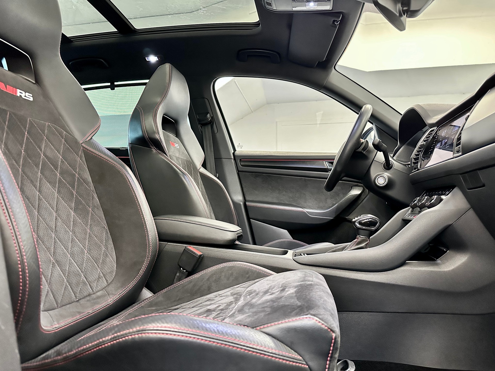 SKODA Kodiaq 2.0 Bi-TDI SCR RS 4x4 DSG - 17