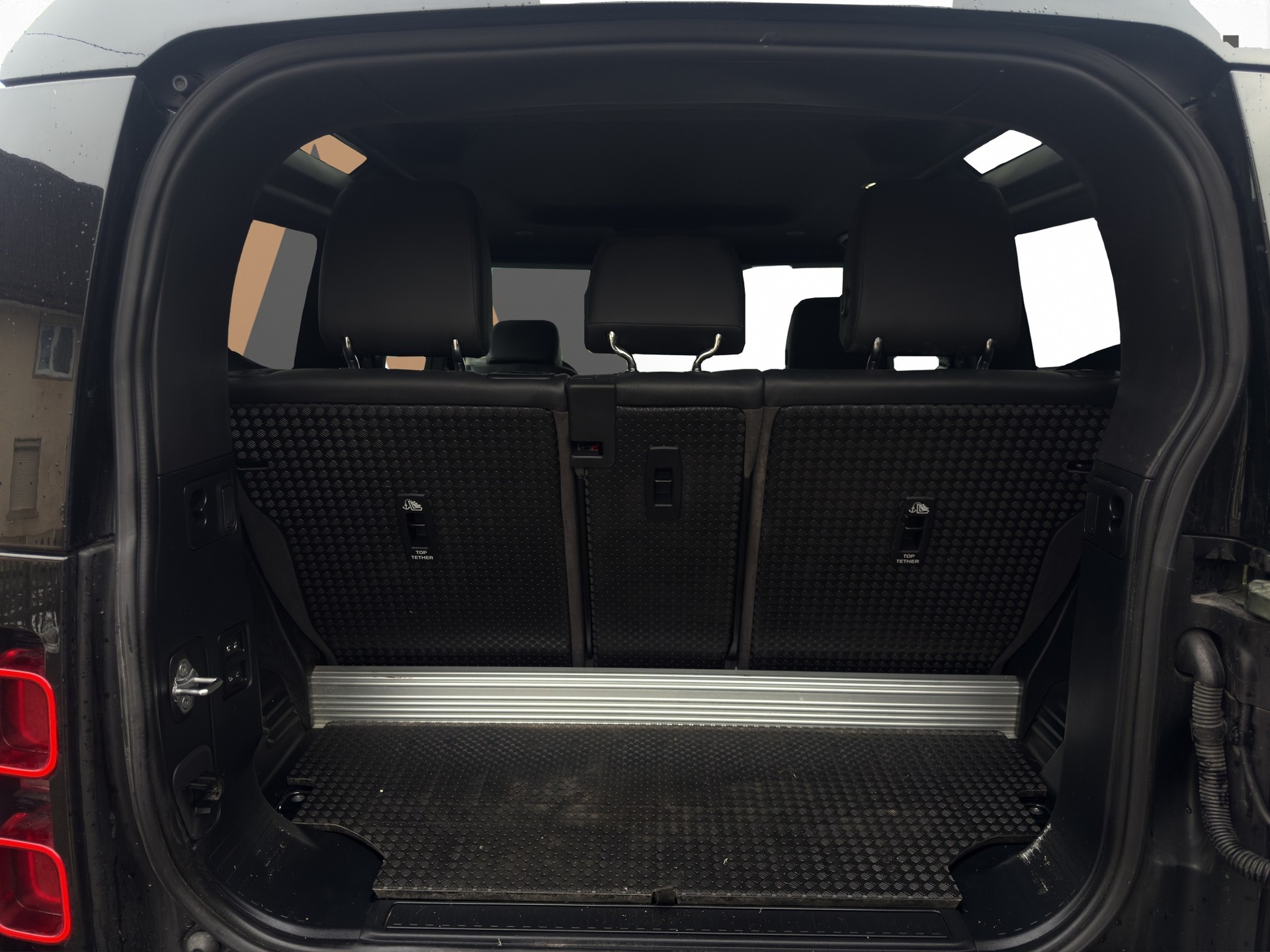 LAND ROVER Defender 90 3.0 D I6 250 SE - 18