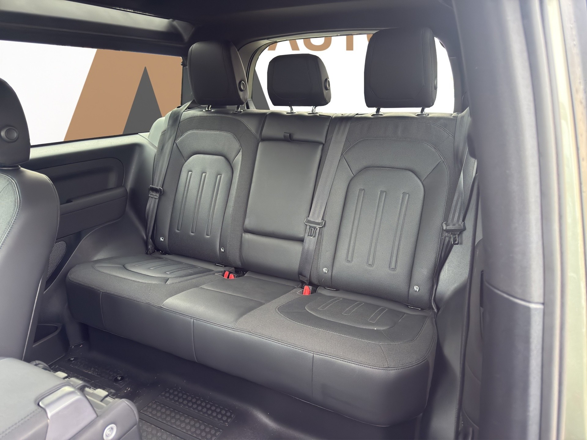 LAND ROVER Defender 90 3.0 D I6 250 SE - 13