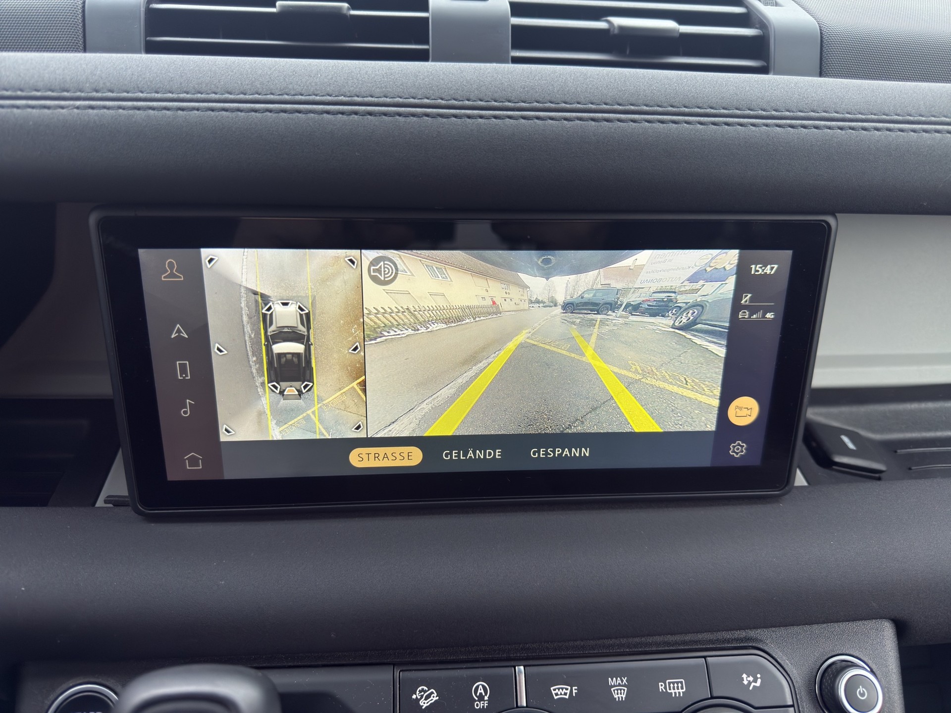 LAND ROVER Defender 90 3.0 D I6 250 SE - 27