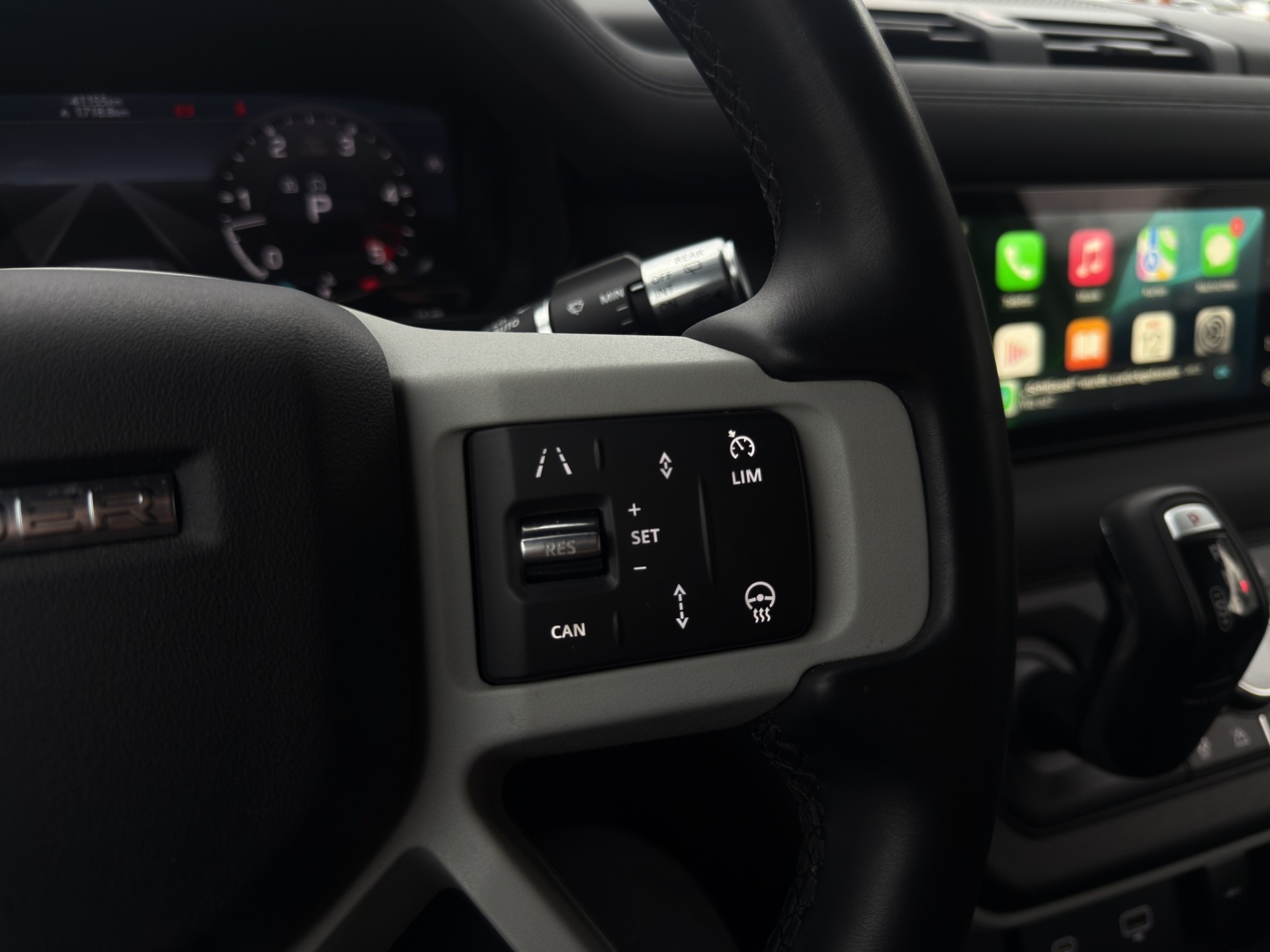 LAND ROVER Defender 90 3.0 D I6 250 SE - 31