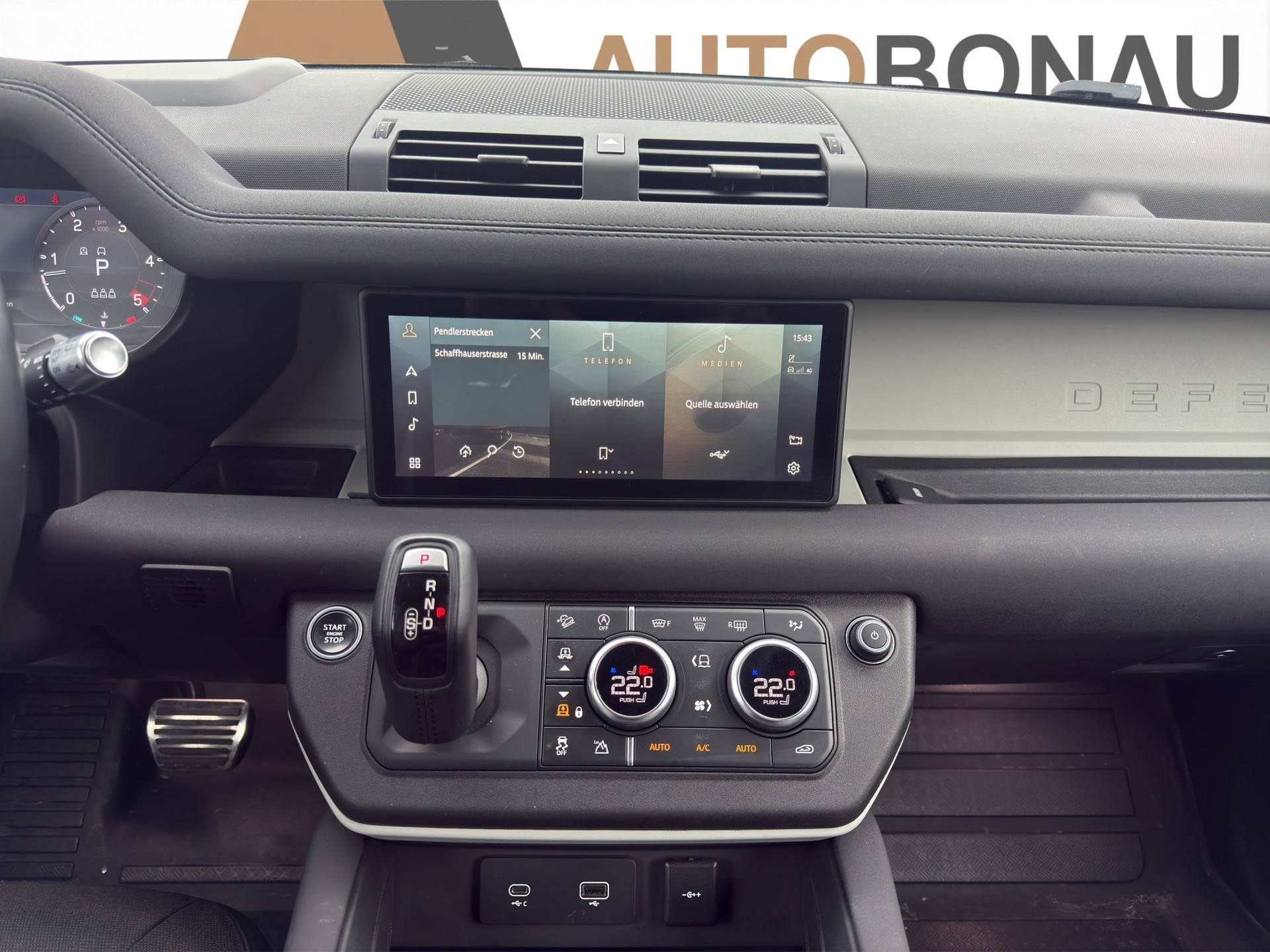 LAND ROVER Defender 90 3.0 D I6 250 SE - 17