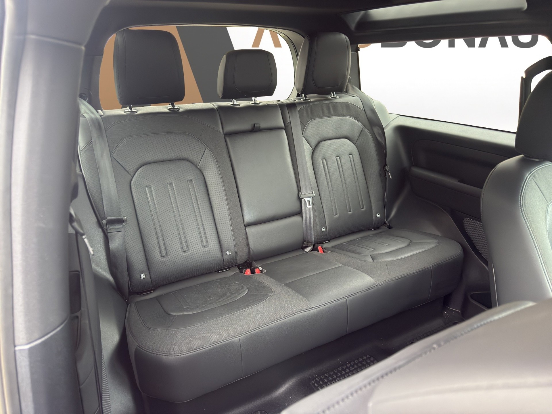 LAND ROVER Defender 90 3.0 D I6 250 SE - 12