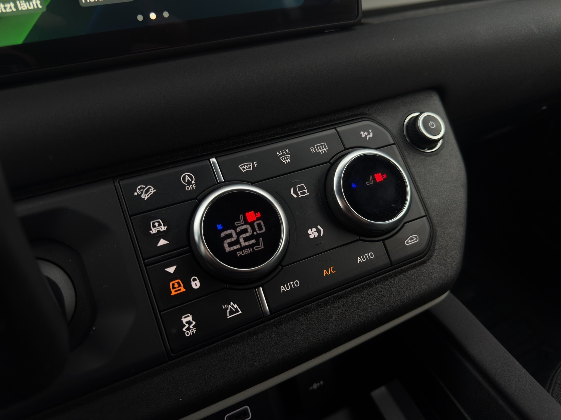 LAND ROVER Defender 90 3.0 D I6 250 SE - 30