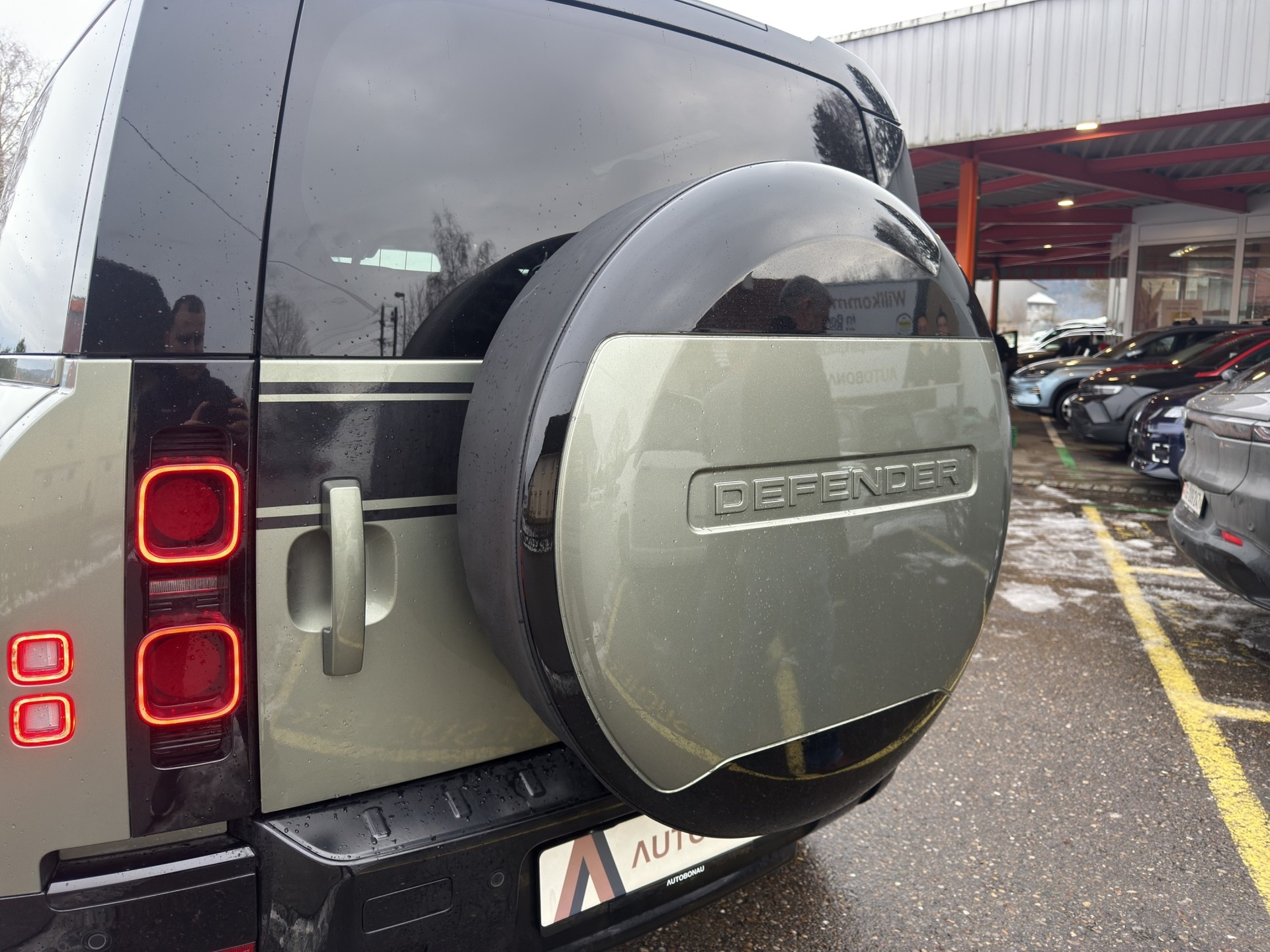 LAND ROVER Defender 90 3.0 D I6 250 SE - 23