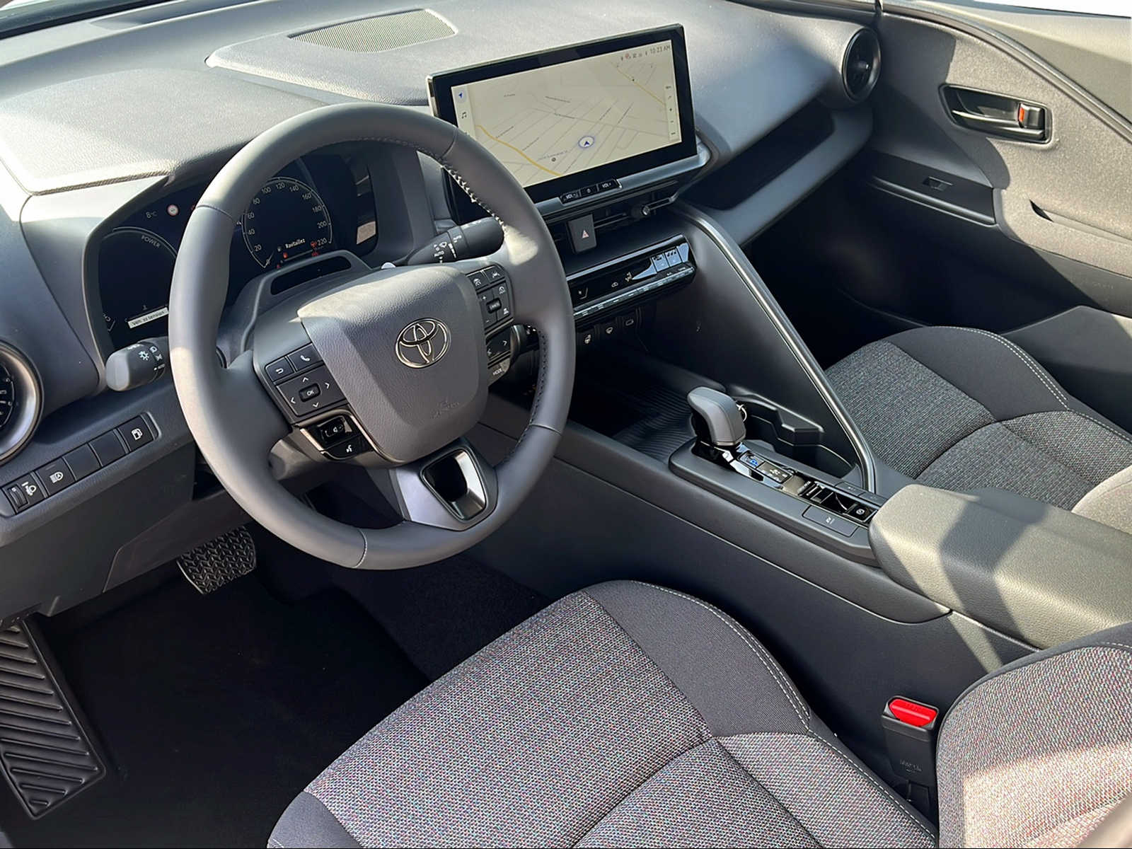 TOYOTA C-HR 1.8 HSD CVT Swiss Edition Storm Grey met. - 6