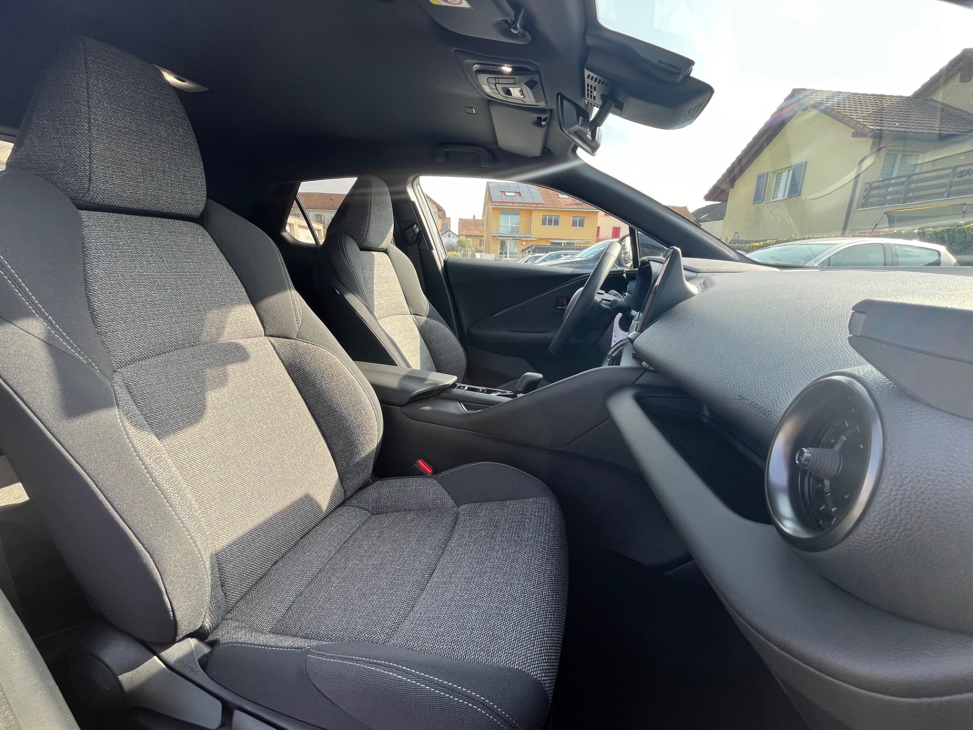 TOYOTA C-HR 1.8 HSD CVT Swiss Edition Storm Grey met. - 7