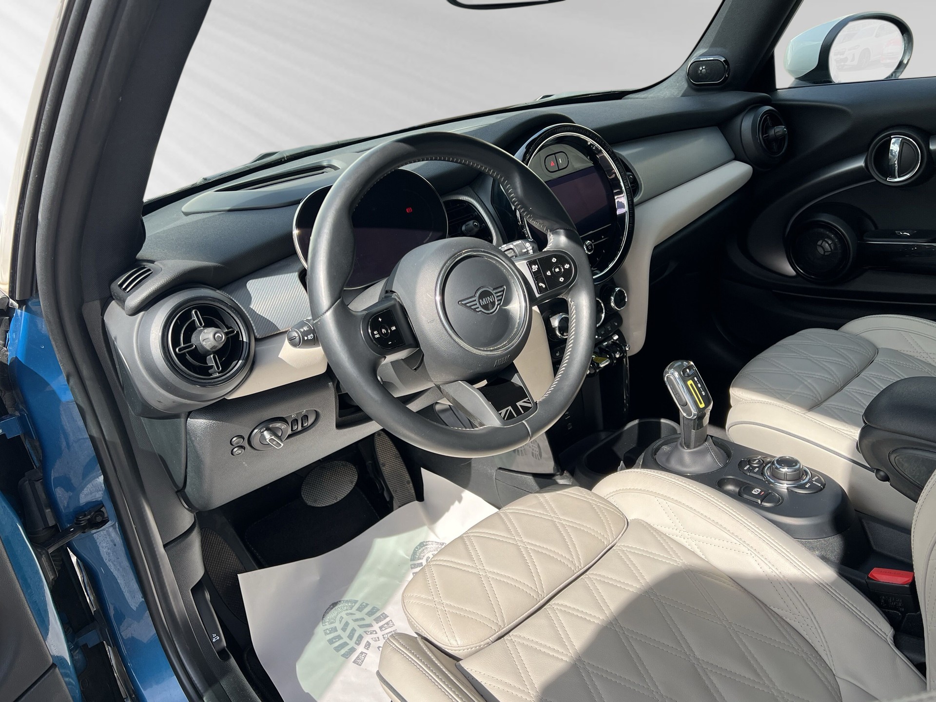 MINI Cooper SE Mosaert Edition - 4