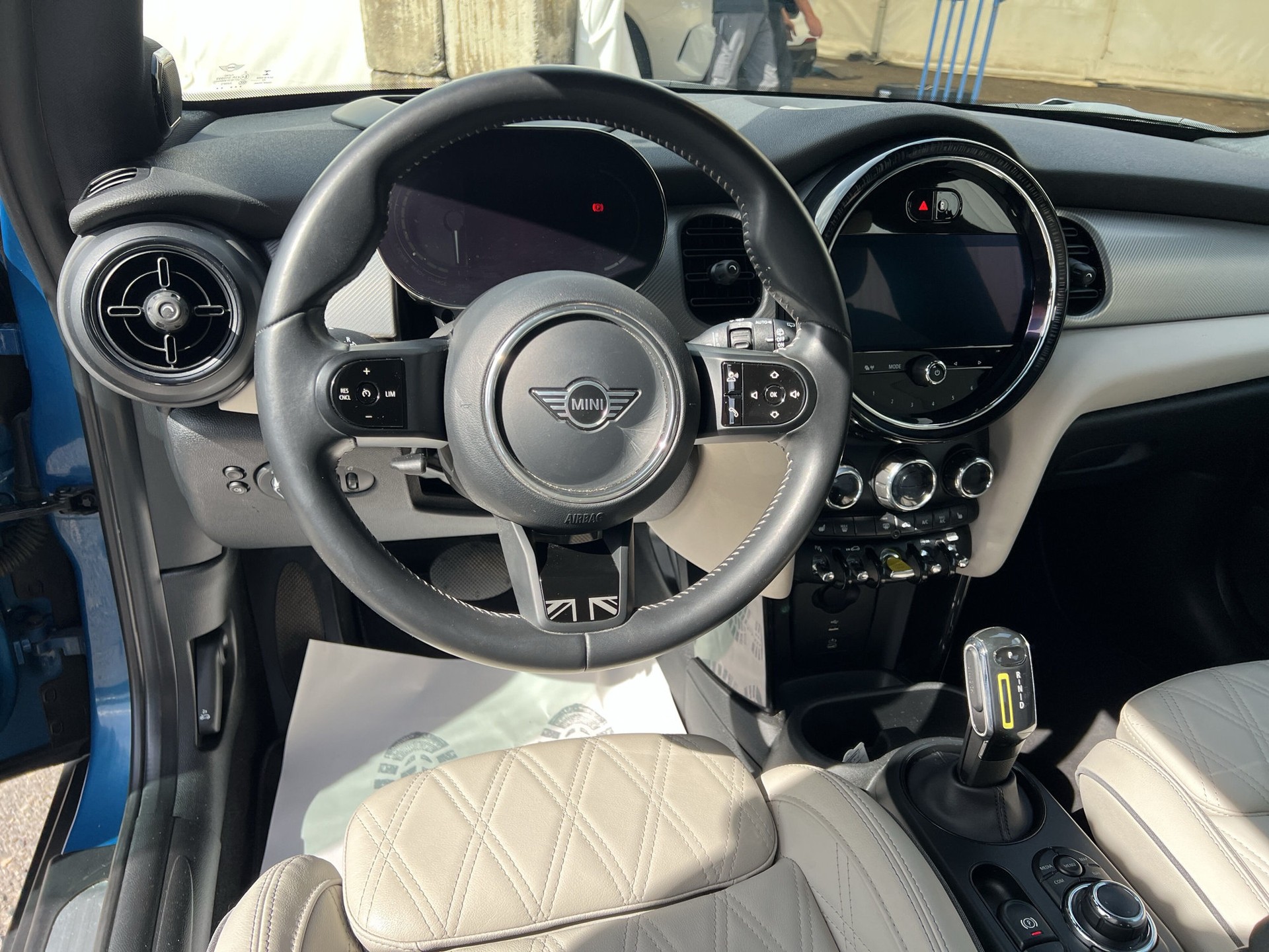 MINI Cooper SE Mosaert Edition - 11