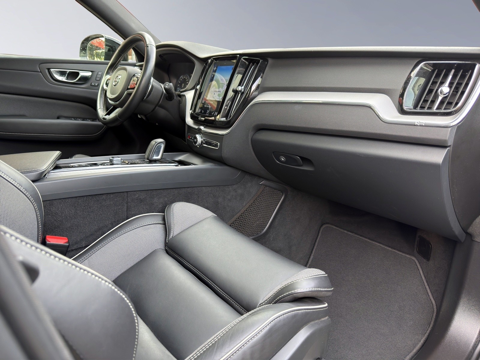 VOLVO XC60 2.0 T8 TE R-Design eAWD - 14