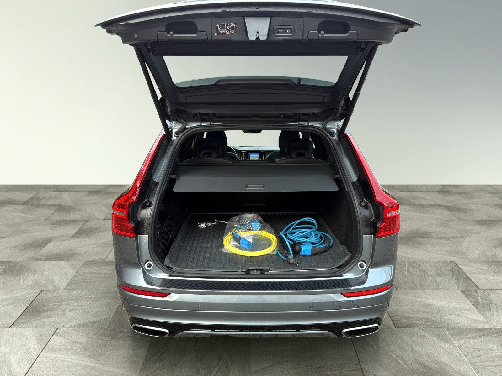 VOLVO XC60 2.0 T8 TE R-Design eAWD - 16