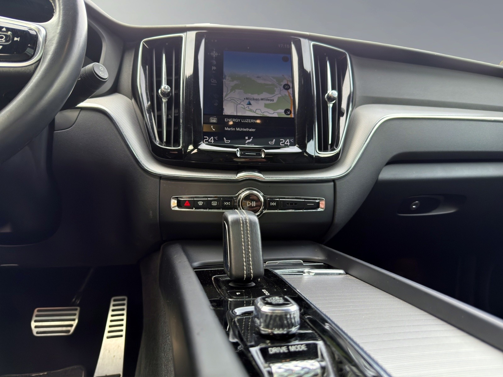 VOLVO XC60 2.0 T8 TE R-Design eAWD - 13