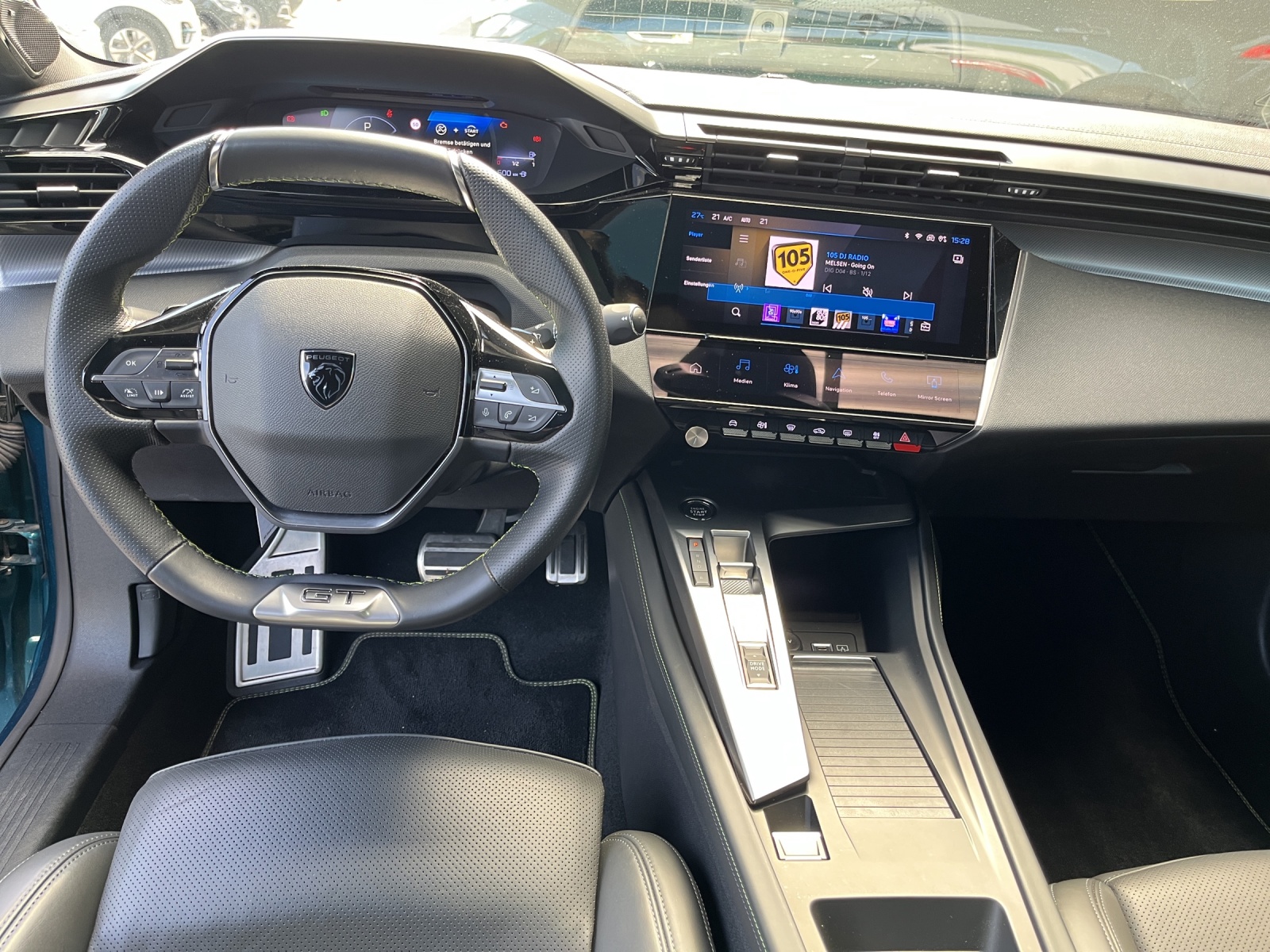 PEUGEOT 408 1.6 PHEV 225 GT - 8