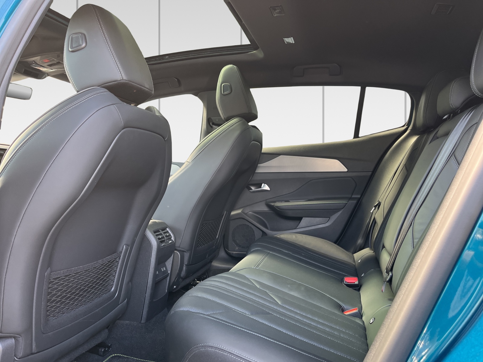 PEUGEOT 408 1.6 PHEV 225 GT - 10
