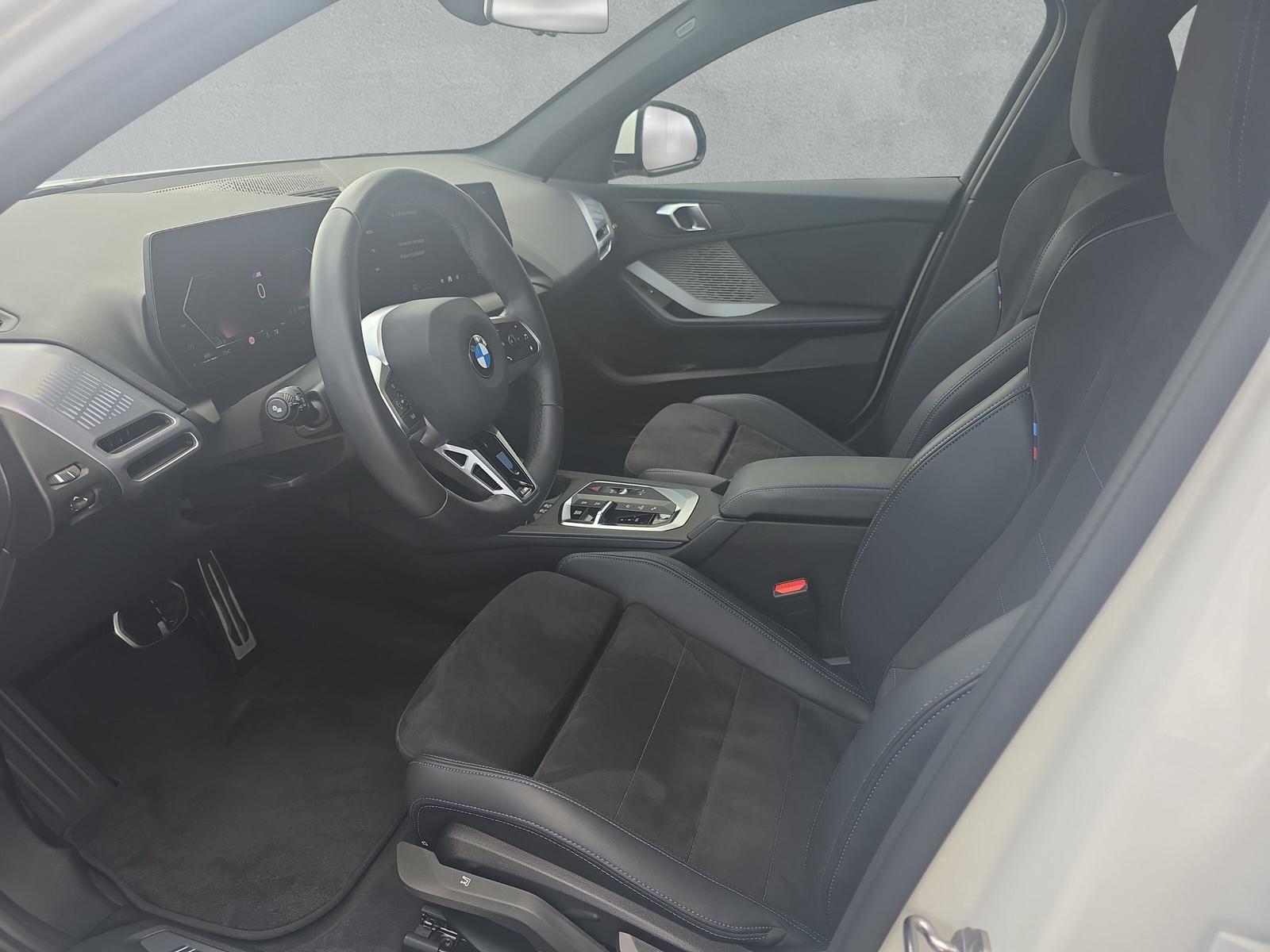 BMW 120i M Sport F70 (CH) AHK - 11