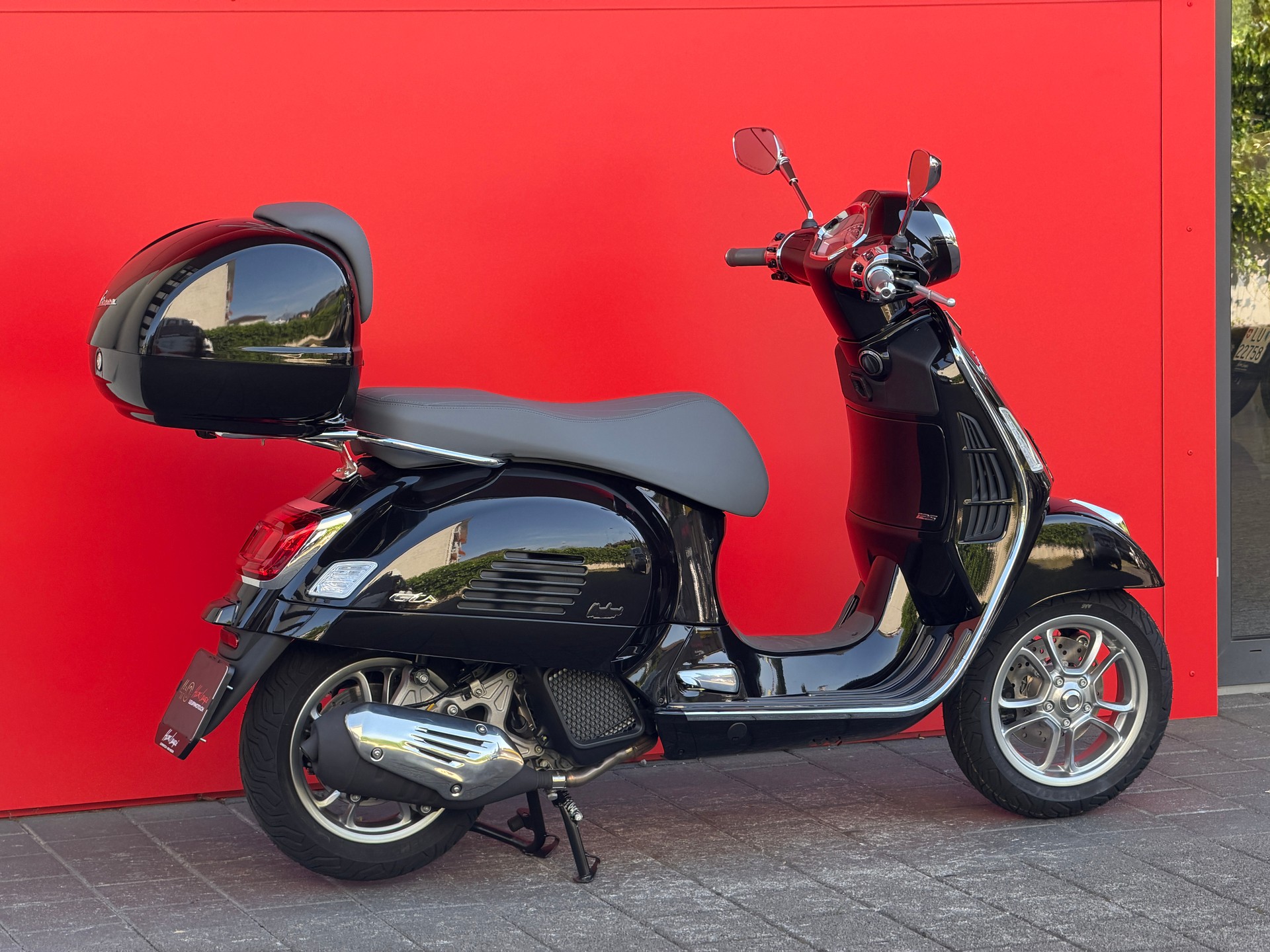 PIAGGIO Vespa GTS 125 RST + GRATIS TOPCASE - 13