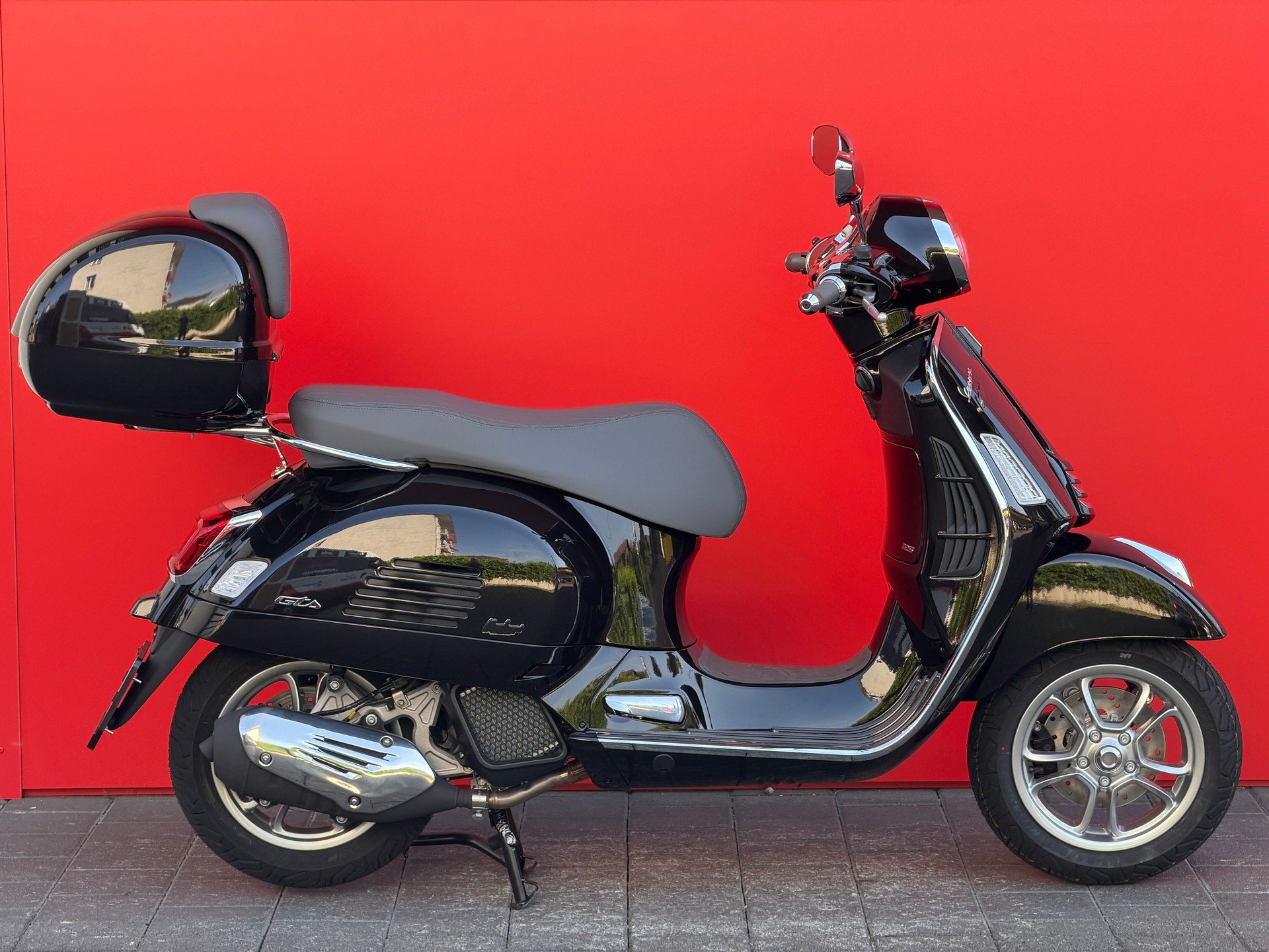 PIAGGIO Vespa GTS 125 RST + GRATIS TOPCASE - 2