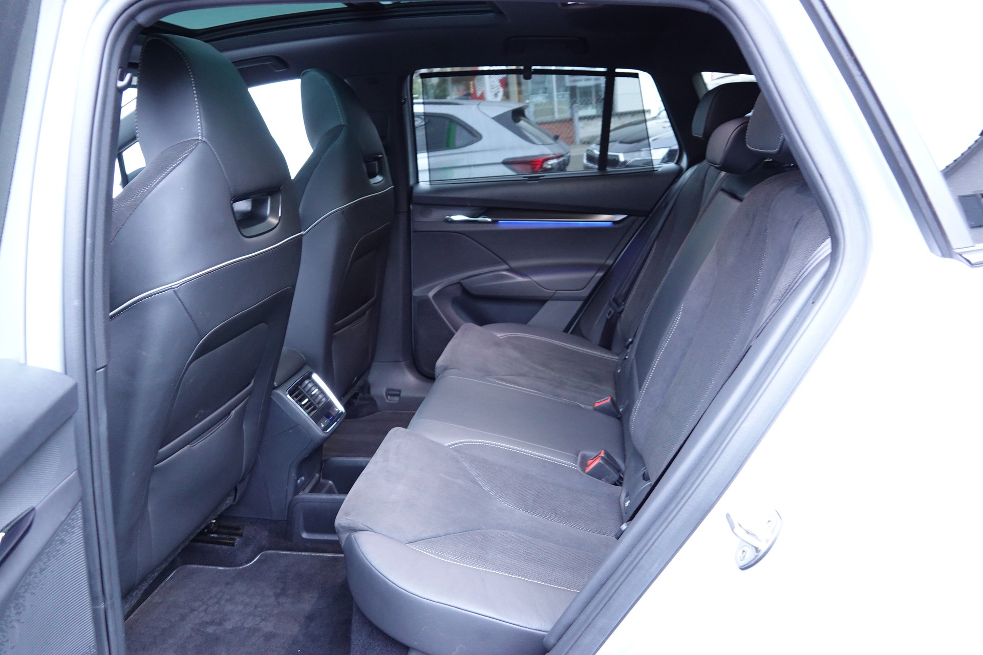 SKODA Enyaq iV 80x SportLine - 16