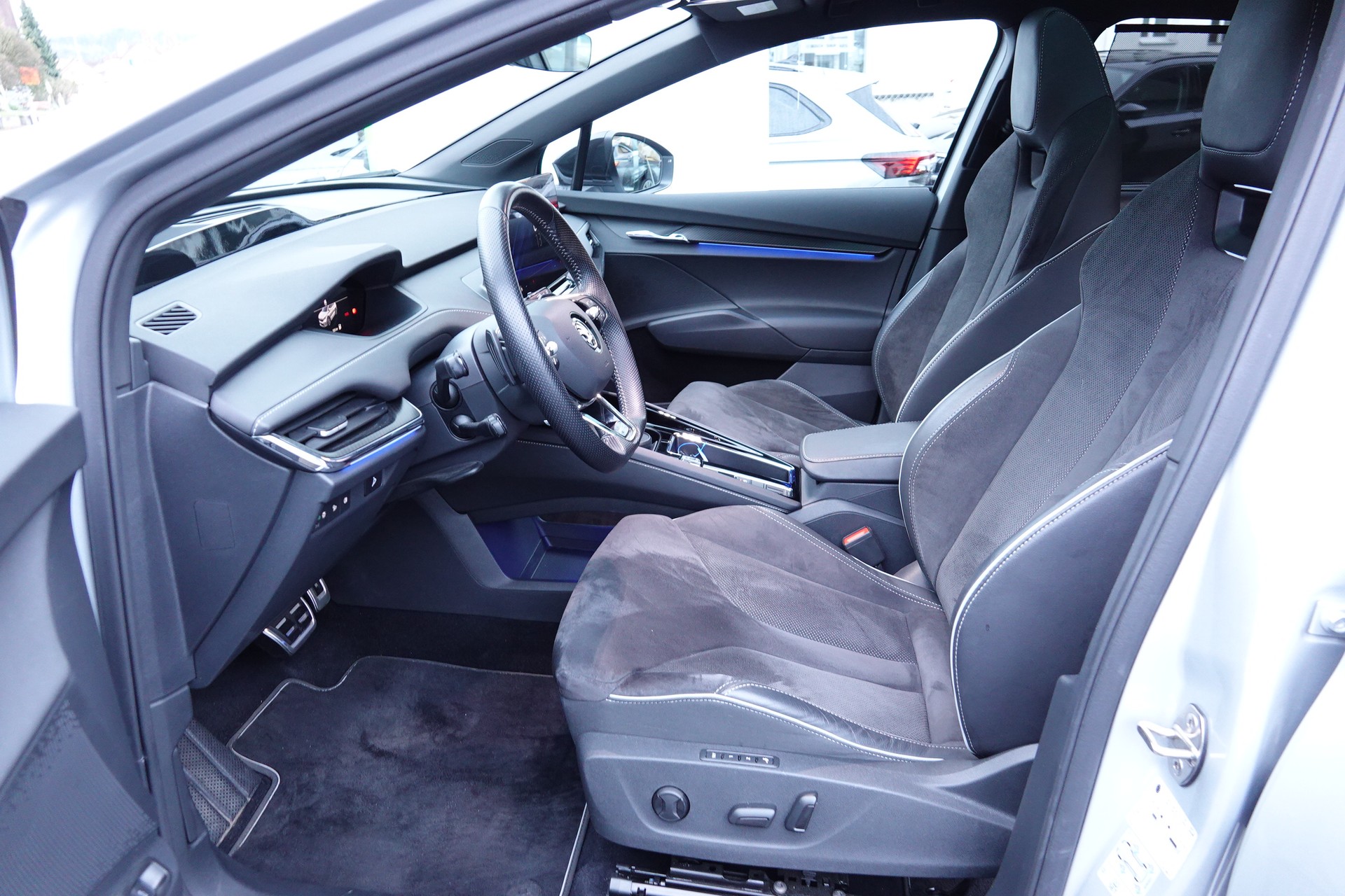 SKODA Enyaq iV 80x SportLine - 14