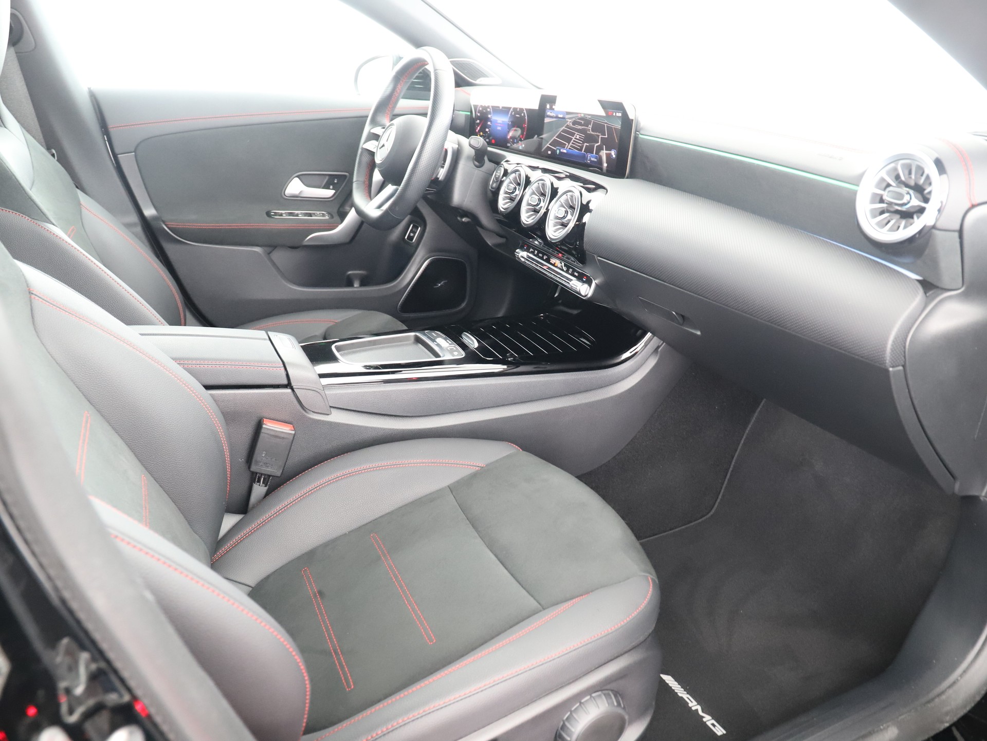 MERCEDES-BENZ CLA 220 d 8G-DCT - 10