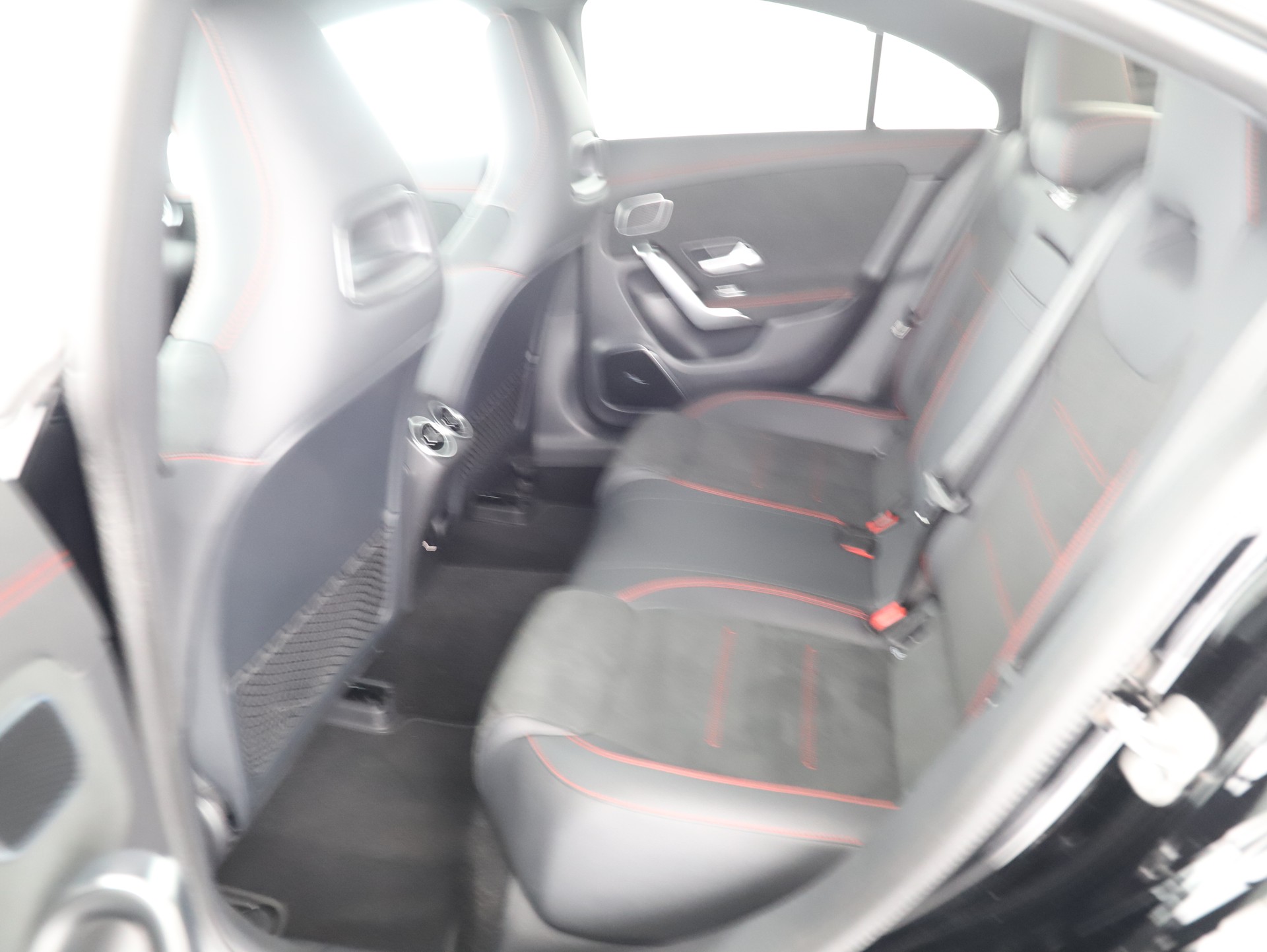 MERCEDES-BENZ CLA 220 d 8G-DCT - 13